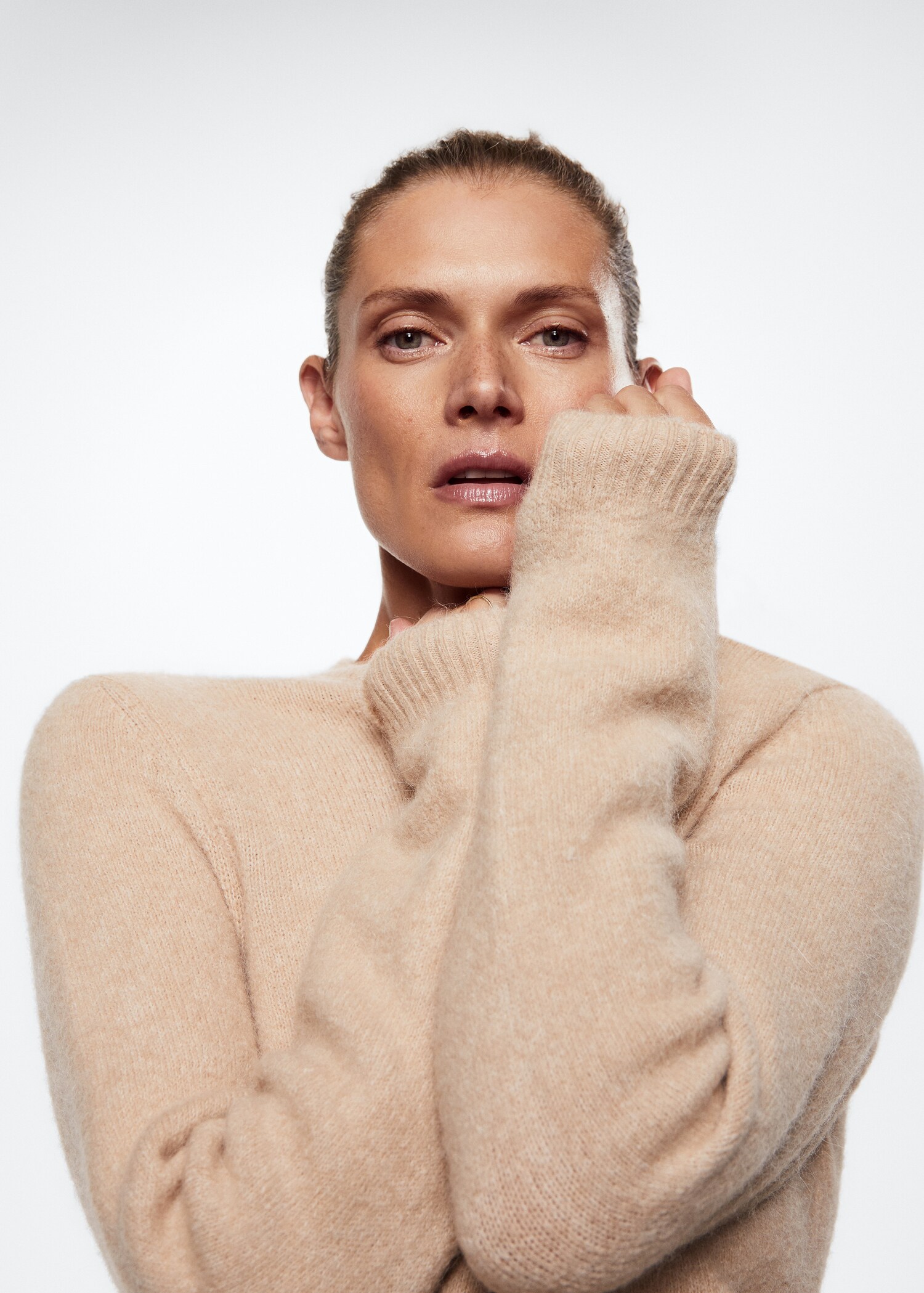 Cotton-linen round-neck knitted sweater - Details of the article 4