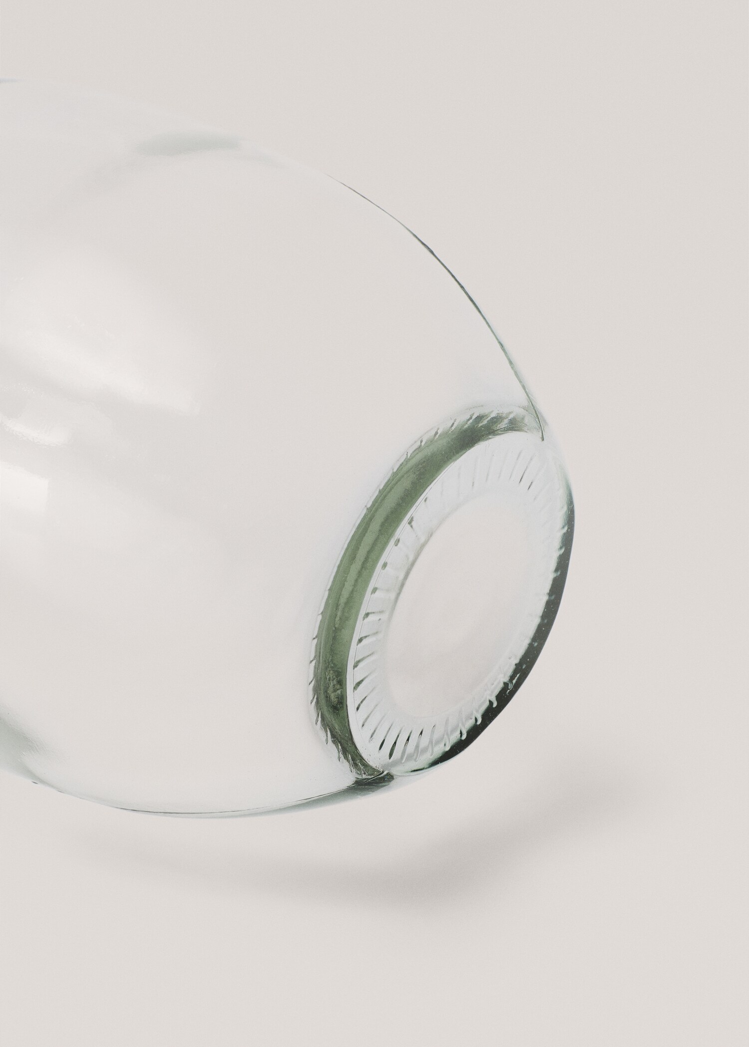 Glass vase - Details of the article 2