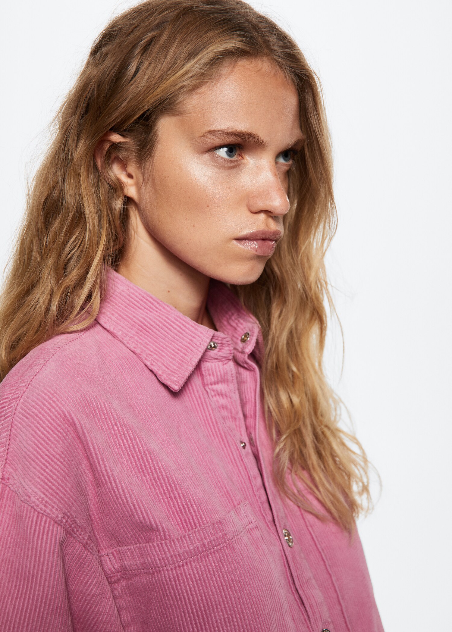 Buttoned corduroy overshirt - Details of the article 1