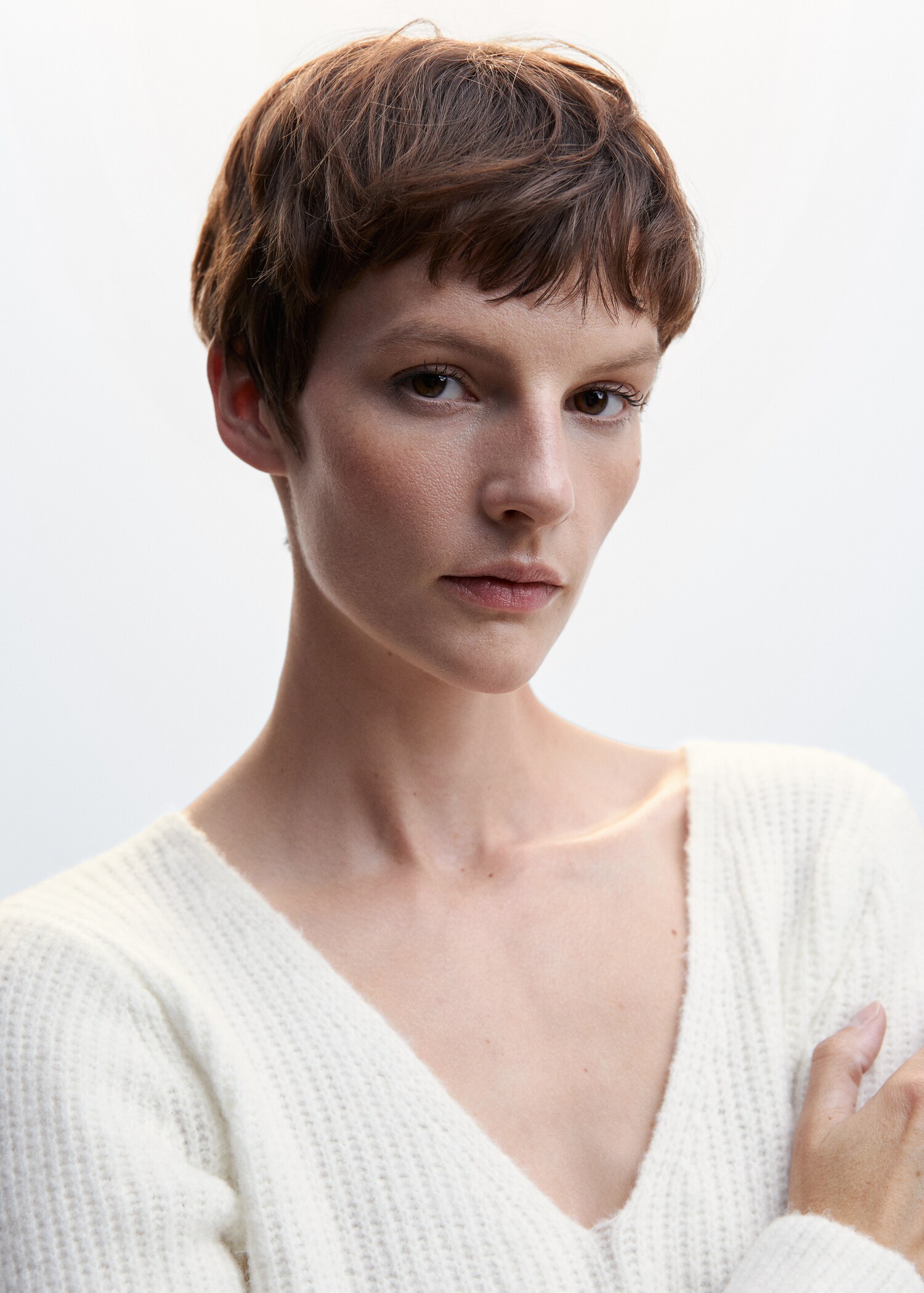 V-neck sweater - Details of the article 1