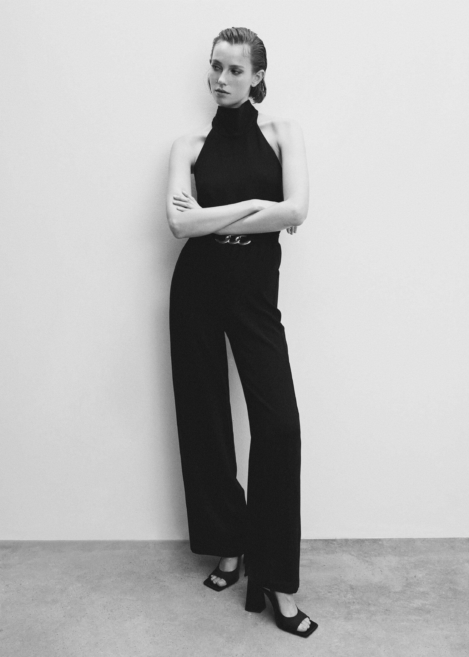 Halter neck jumpsuit - Details of the article 2