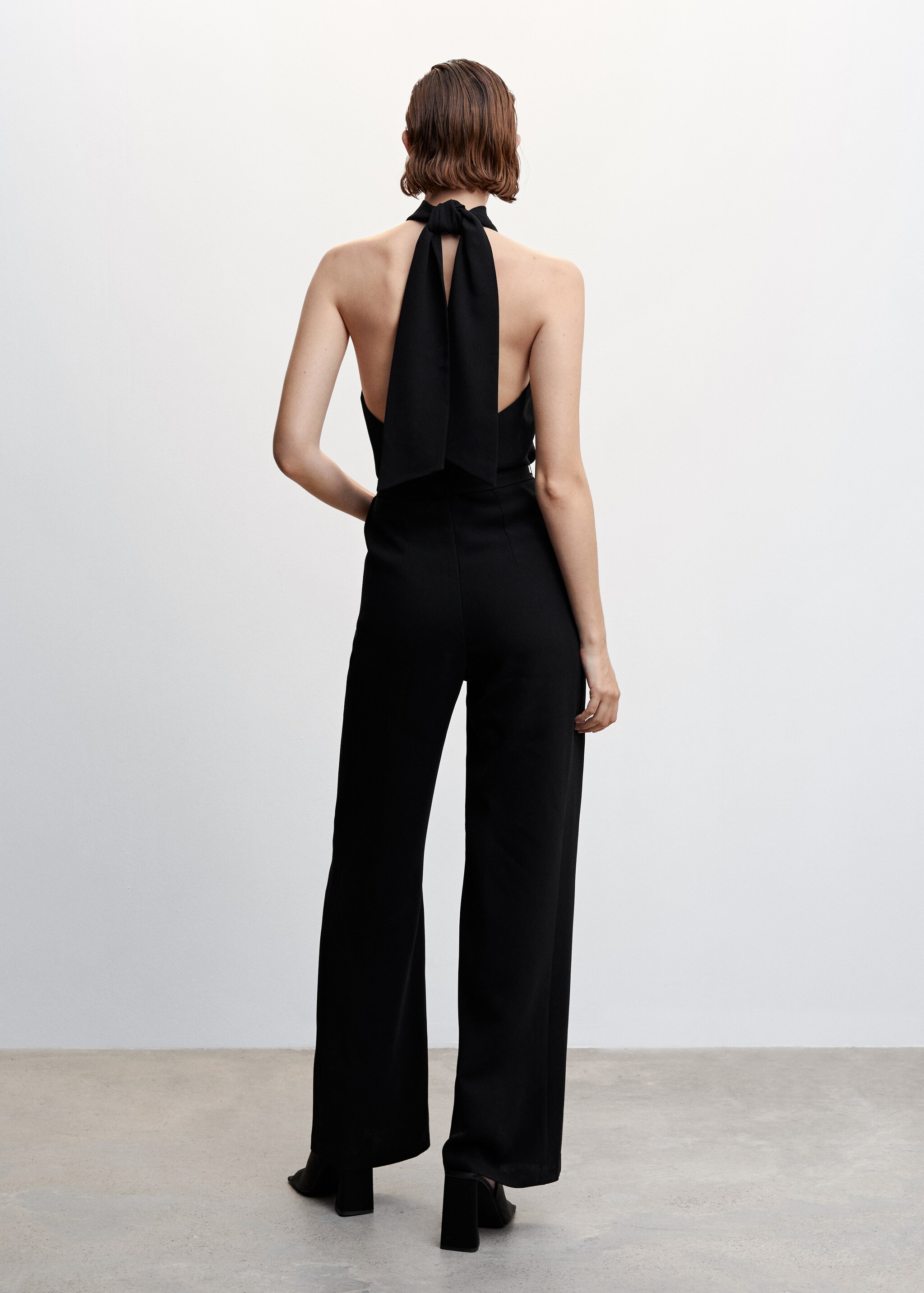Halter neck jumpsuit - Reverse of the article