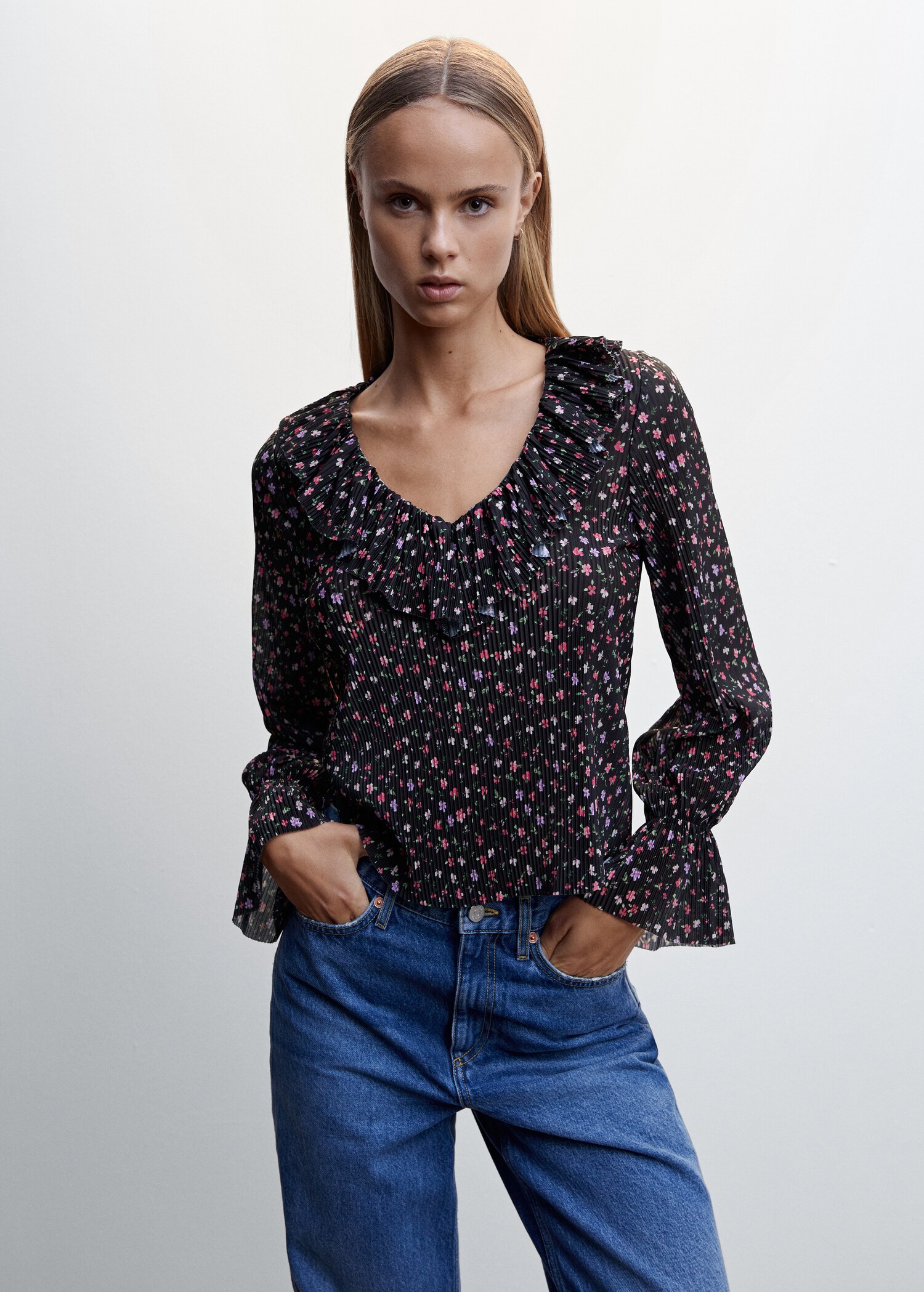 Blusa plisada estampada - Plano medio