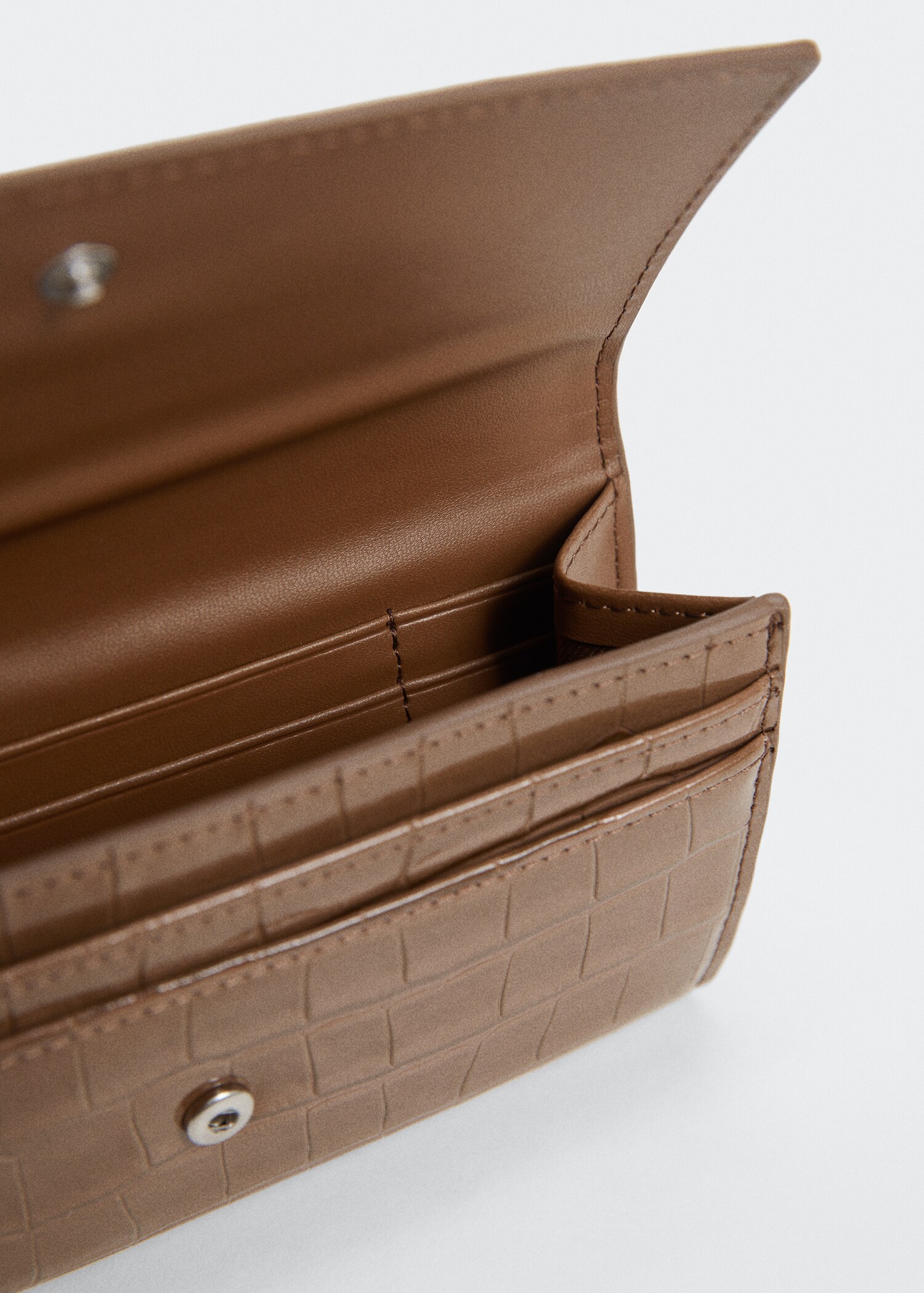 Croc-effect wallet - Details of the article 2