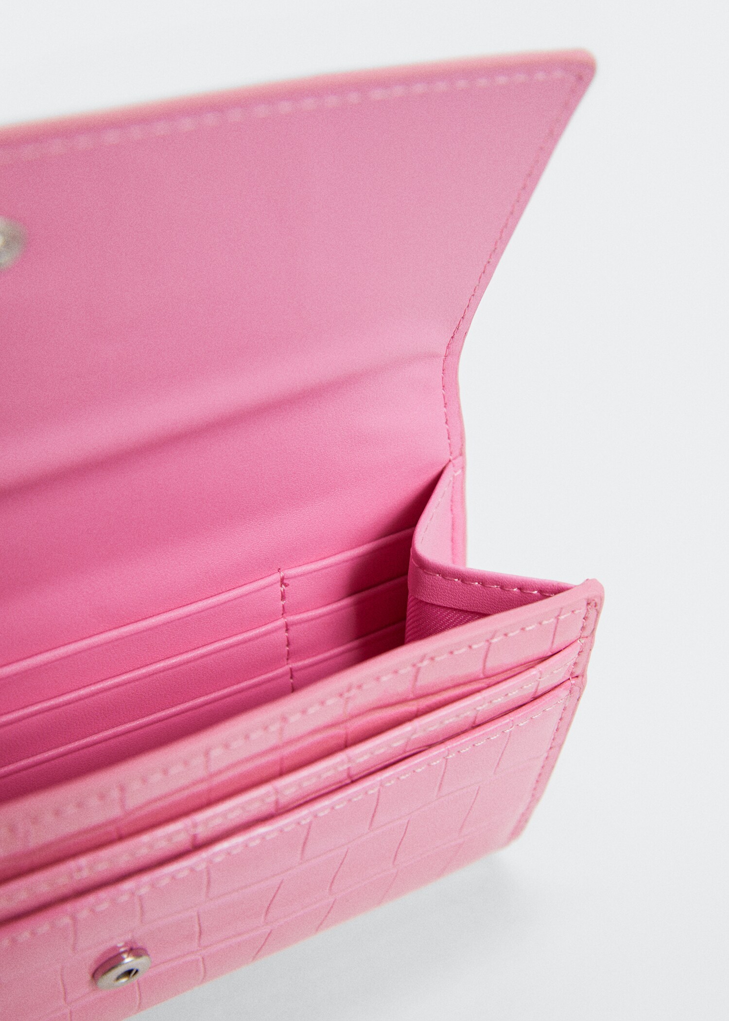 Croc-effect wallet - Details of the article 2