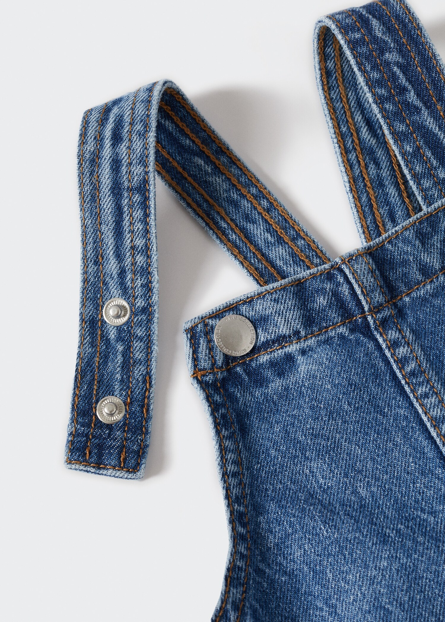 Short denim pinafore - Details of the article 9
