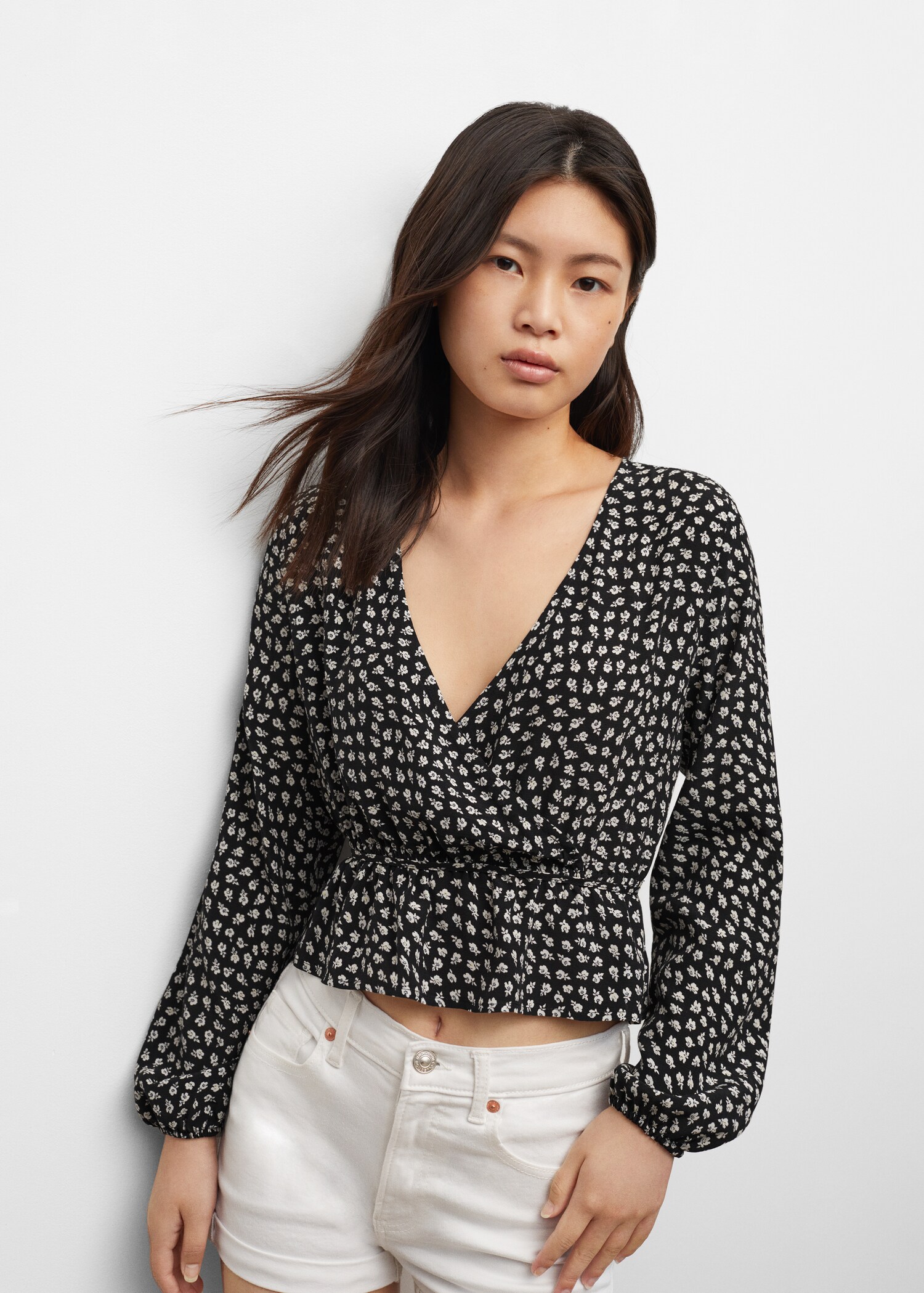 Wrap floral blouse - Details of the article 1