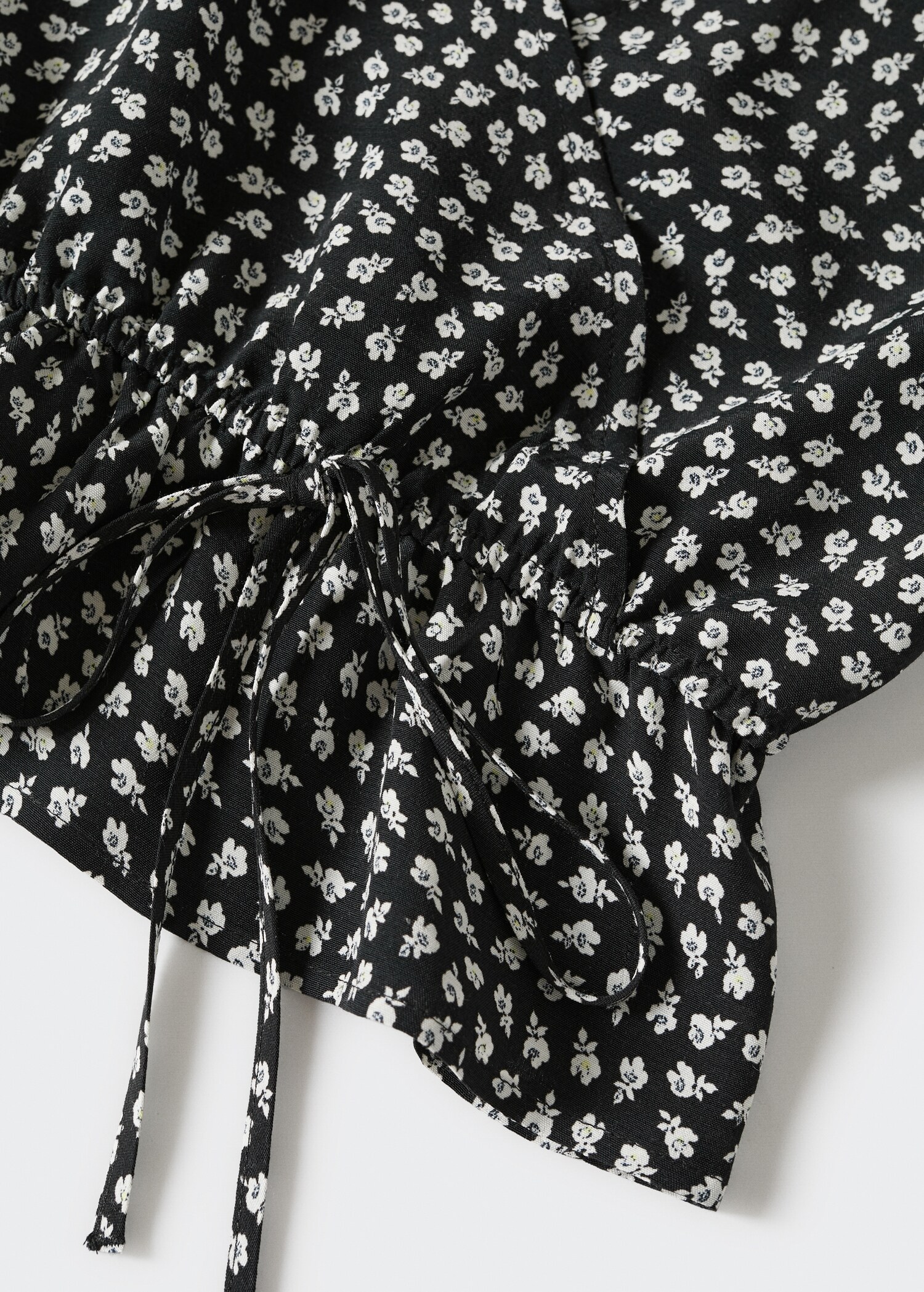 Wrap floral blouse - Details of the article 8