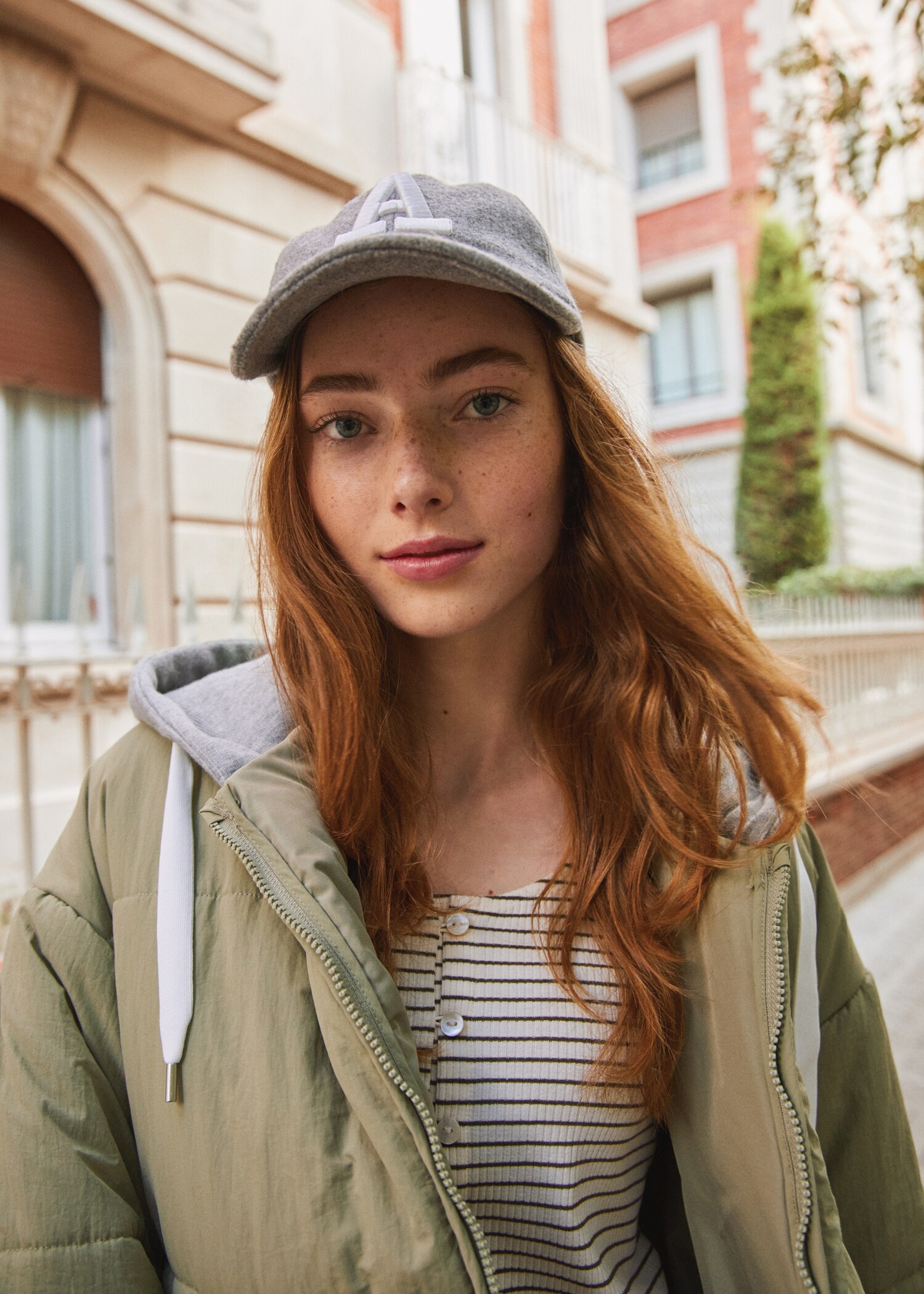 Cap with embroidered letter  - Details of the article 6