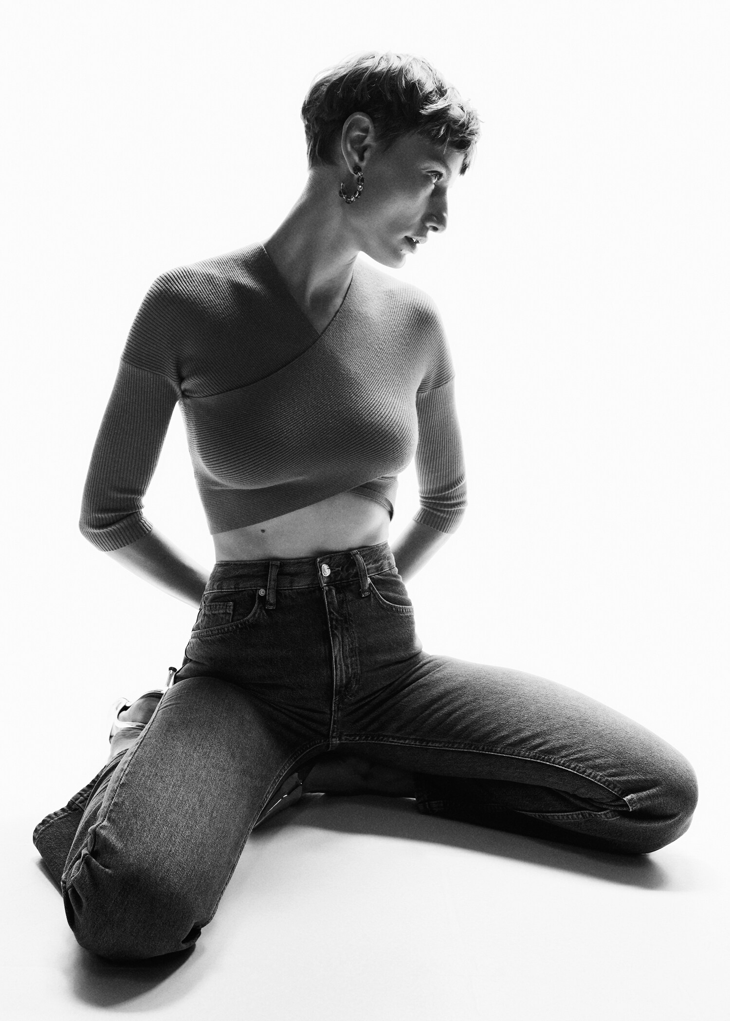 Double-breasted cropped sweater - Details of the article 2