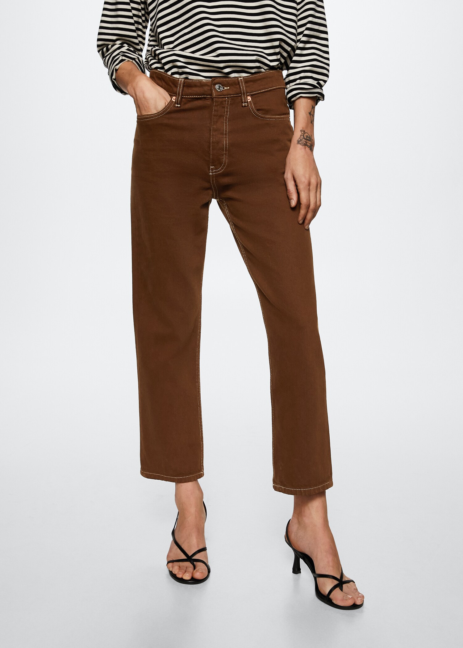 Jeans rectos tiro alto crop - Plano medio
