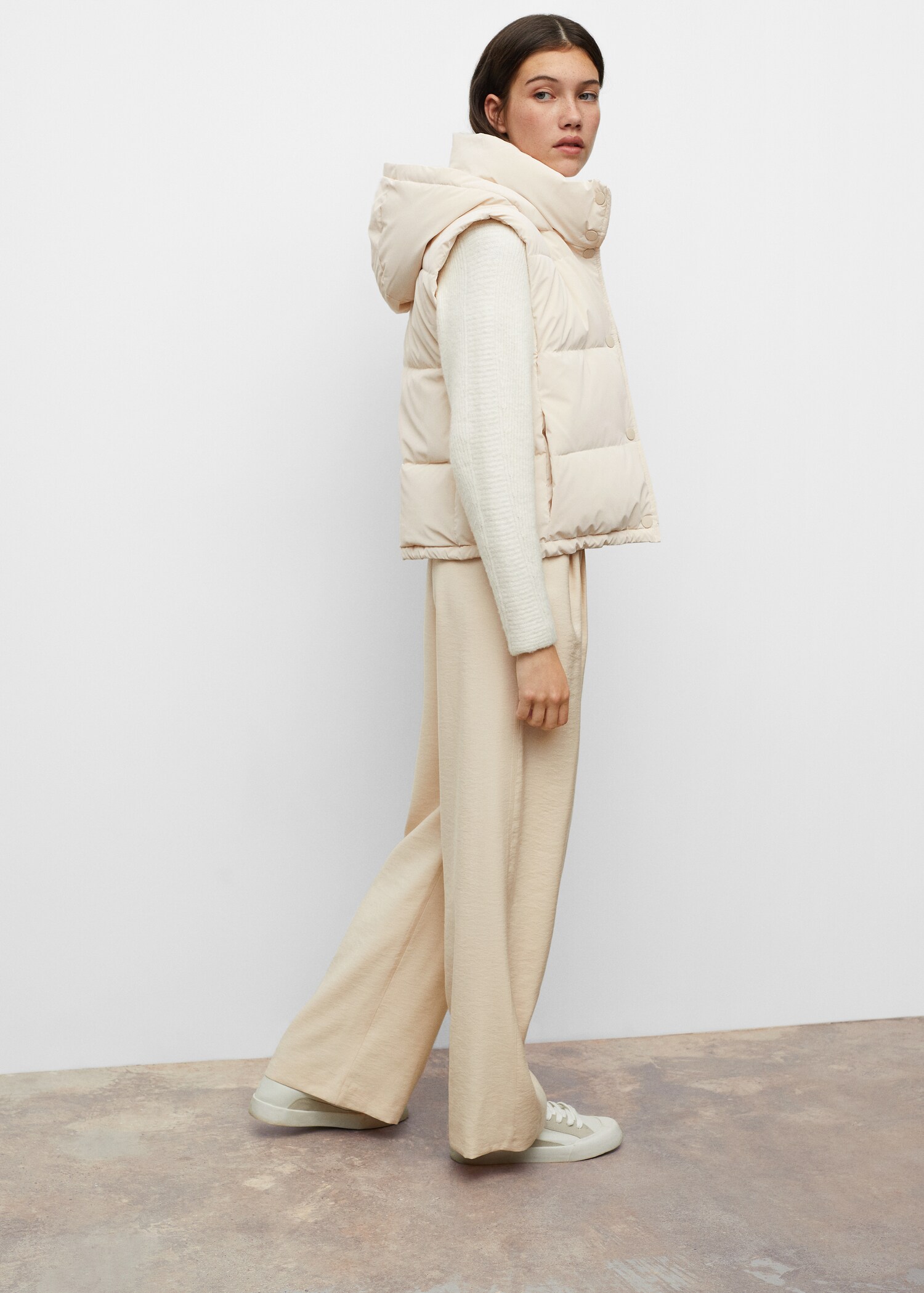 Quilted gilet with hood - Details of the article 2