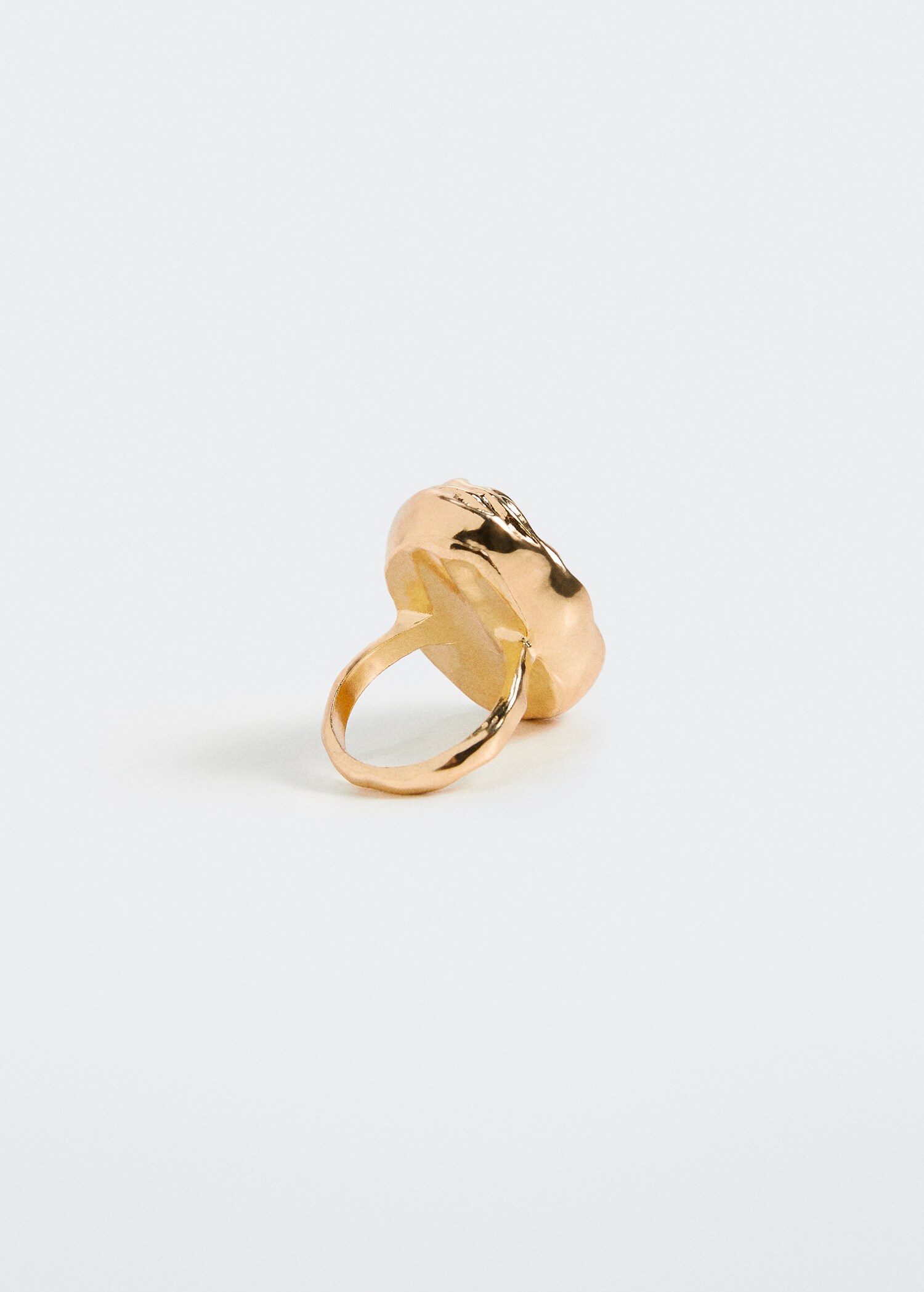 Grande bague perle - Plan moyen
