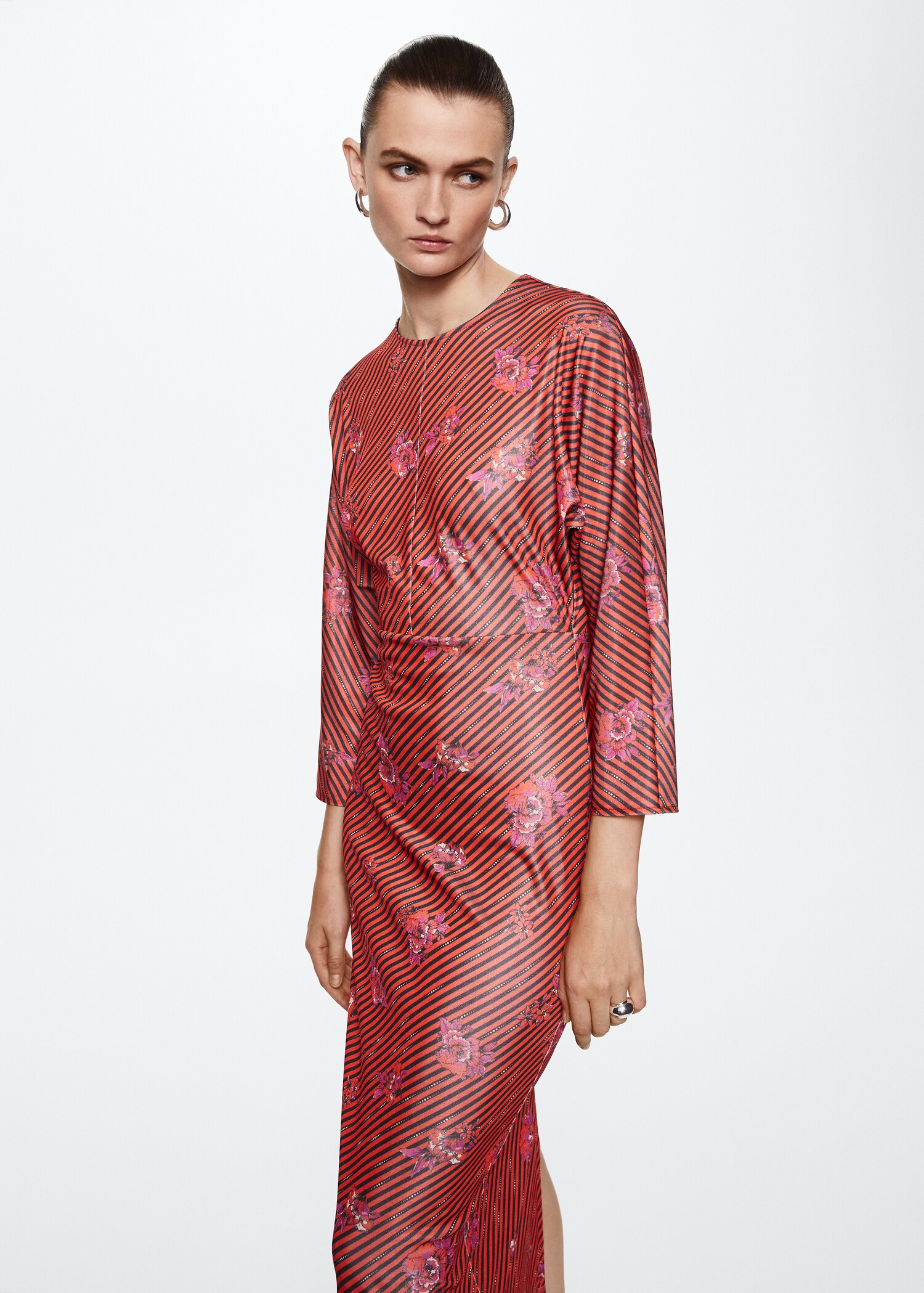 Embossed flower gown - Medium plane