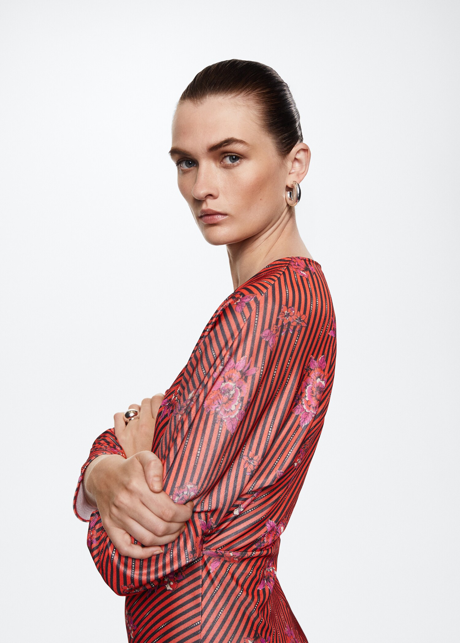 Embossed flower gown - Details of the article 1