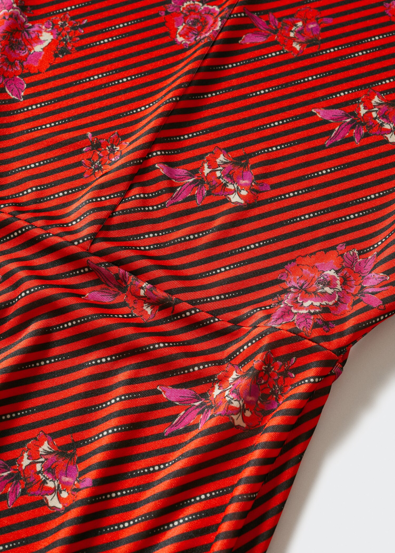 Embossed flower gown - Details of the article 8