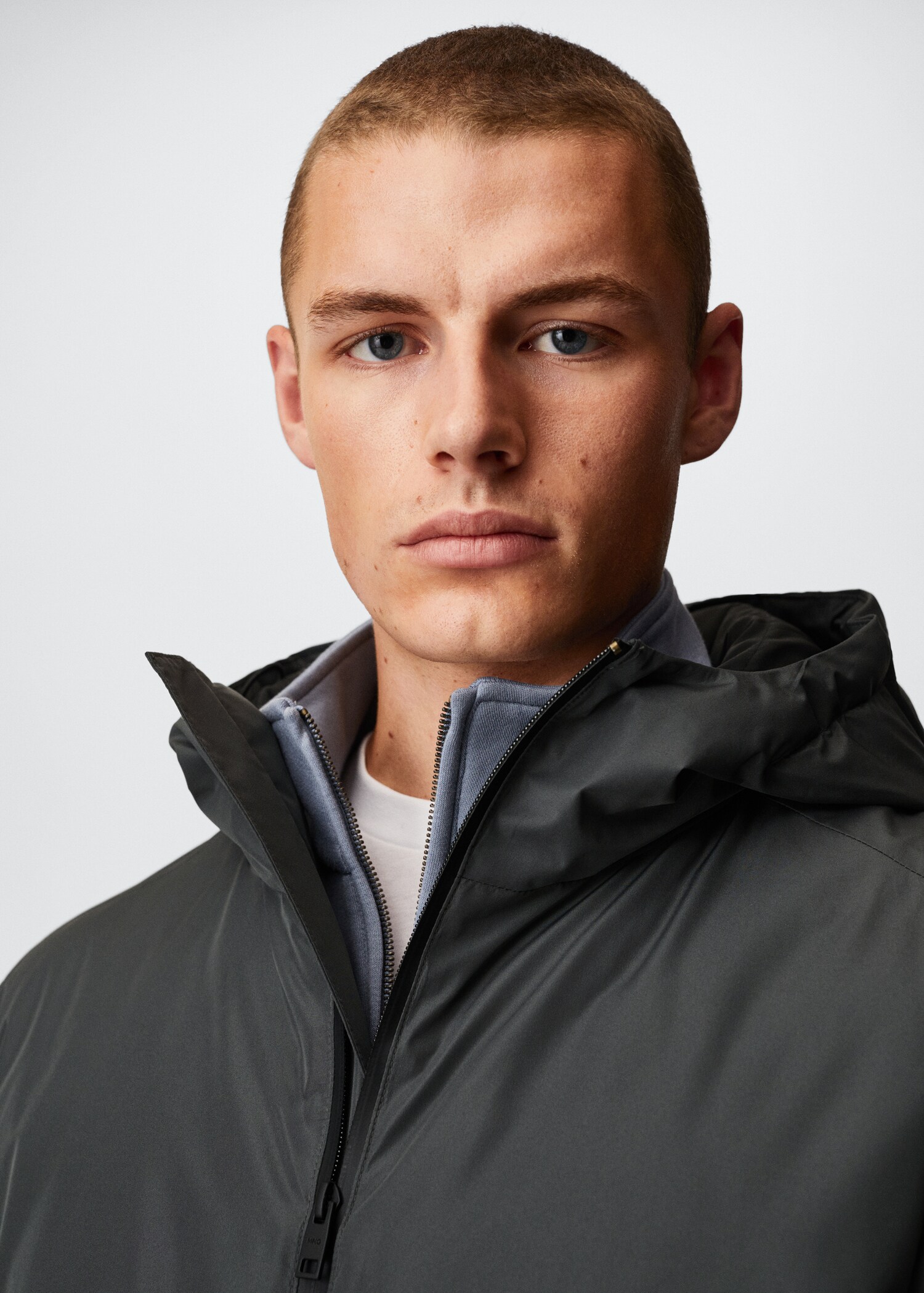 Water-repellent padded parka - Details of the article 1