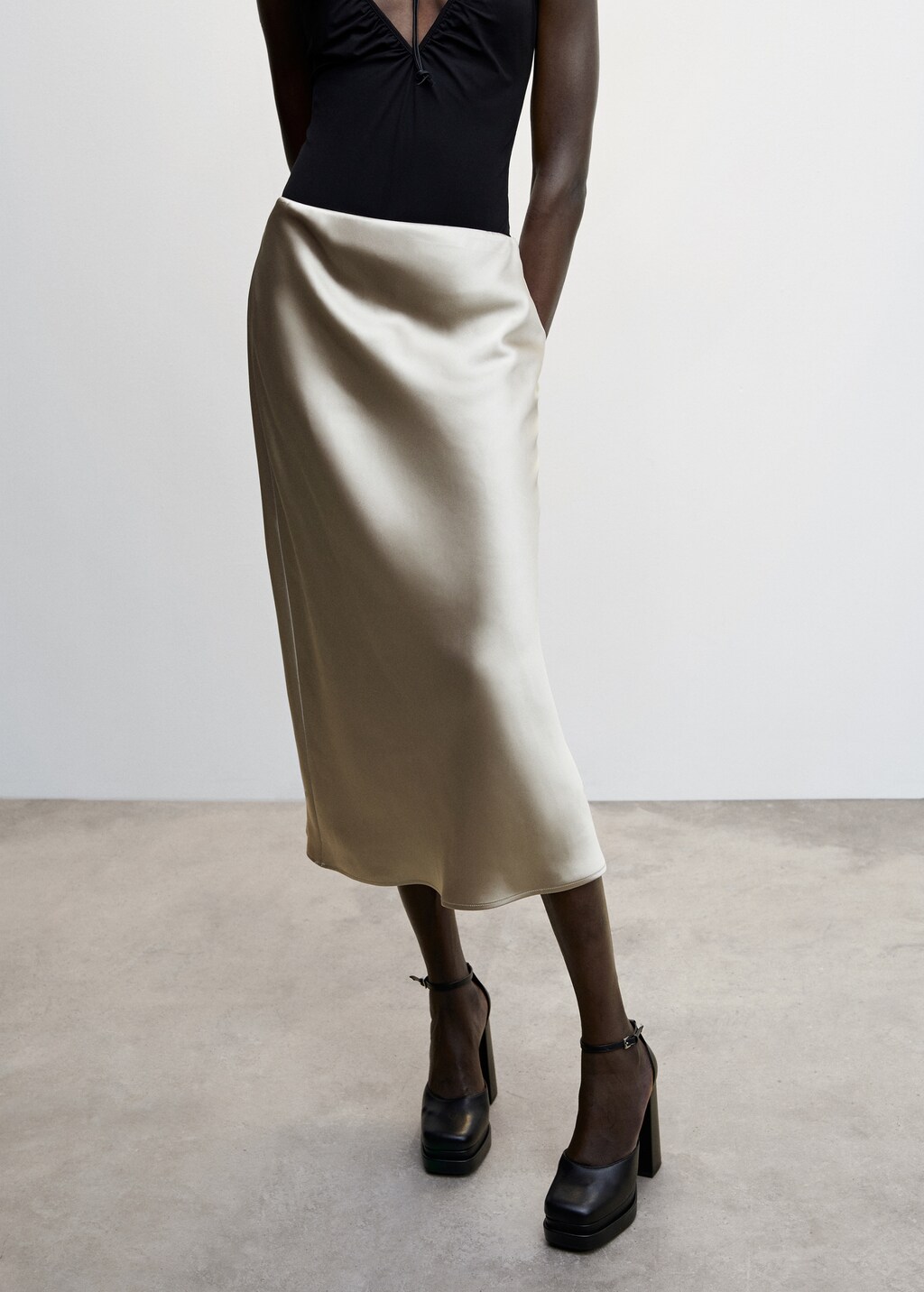 Midi satin skirt - Women | MANGO Montenegro