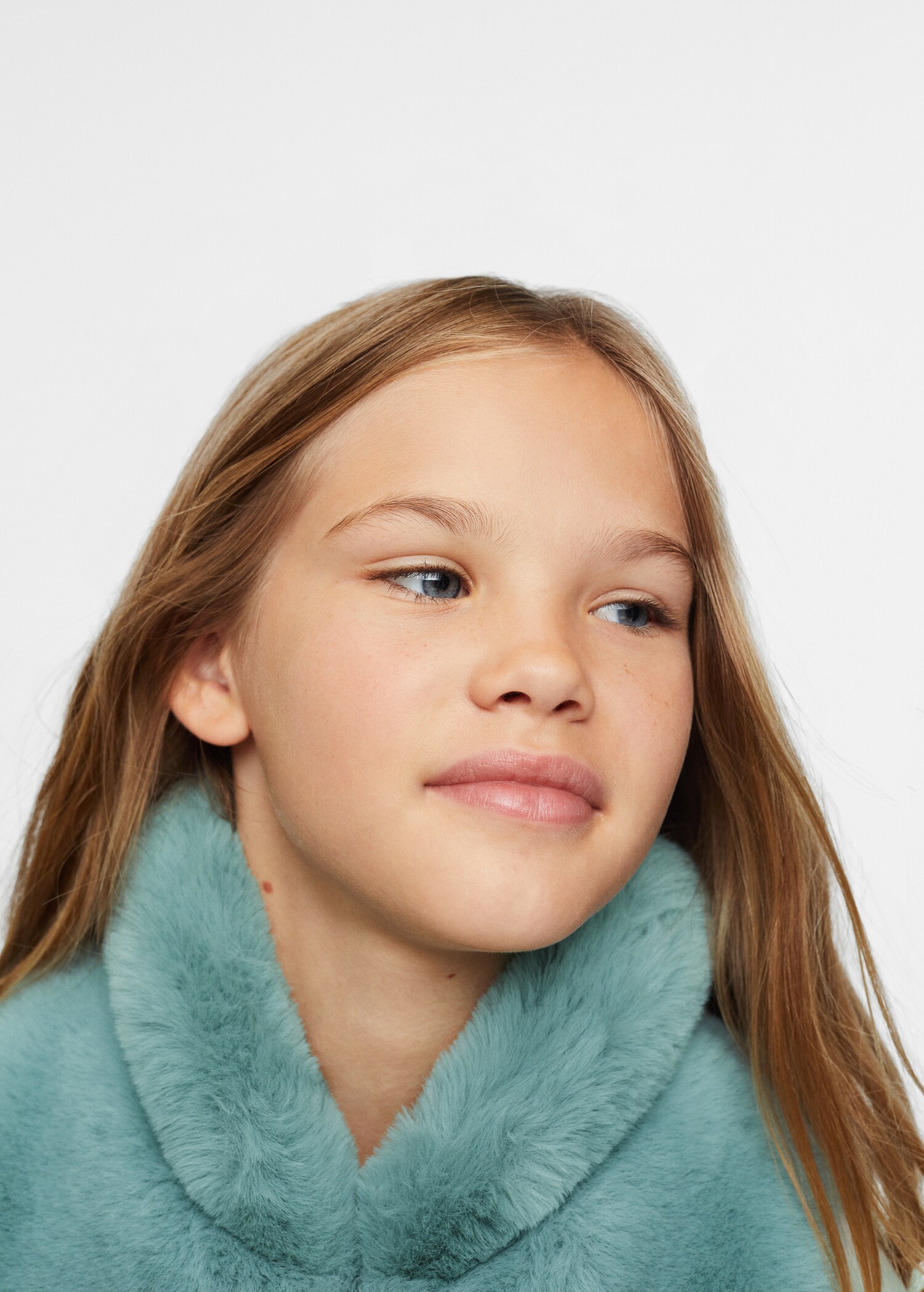 Fur-effect gilet - Details of the article 4