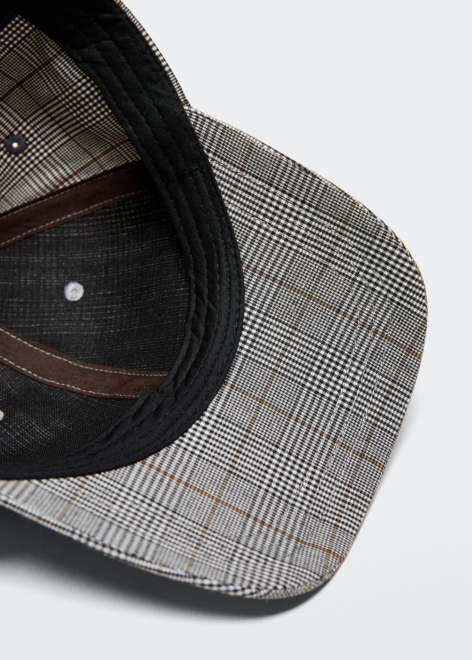 Cap with check visor - Details of the article 2
