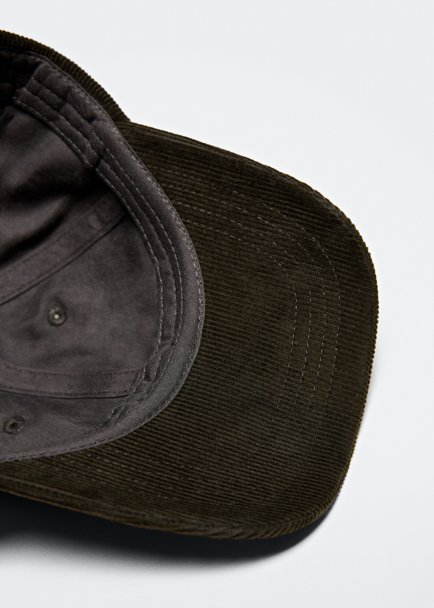 Corduroy cap - Details of the article 2