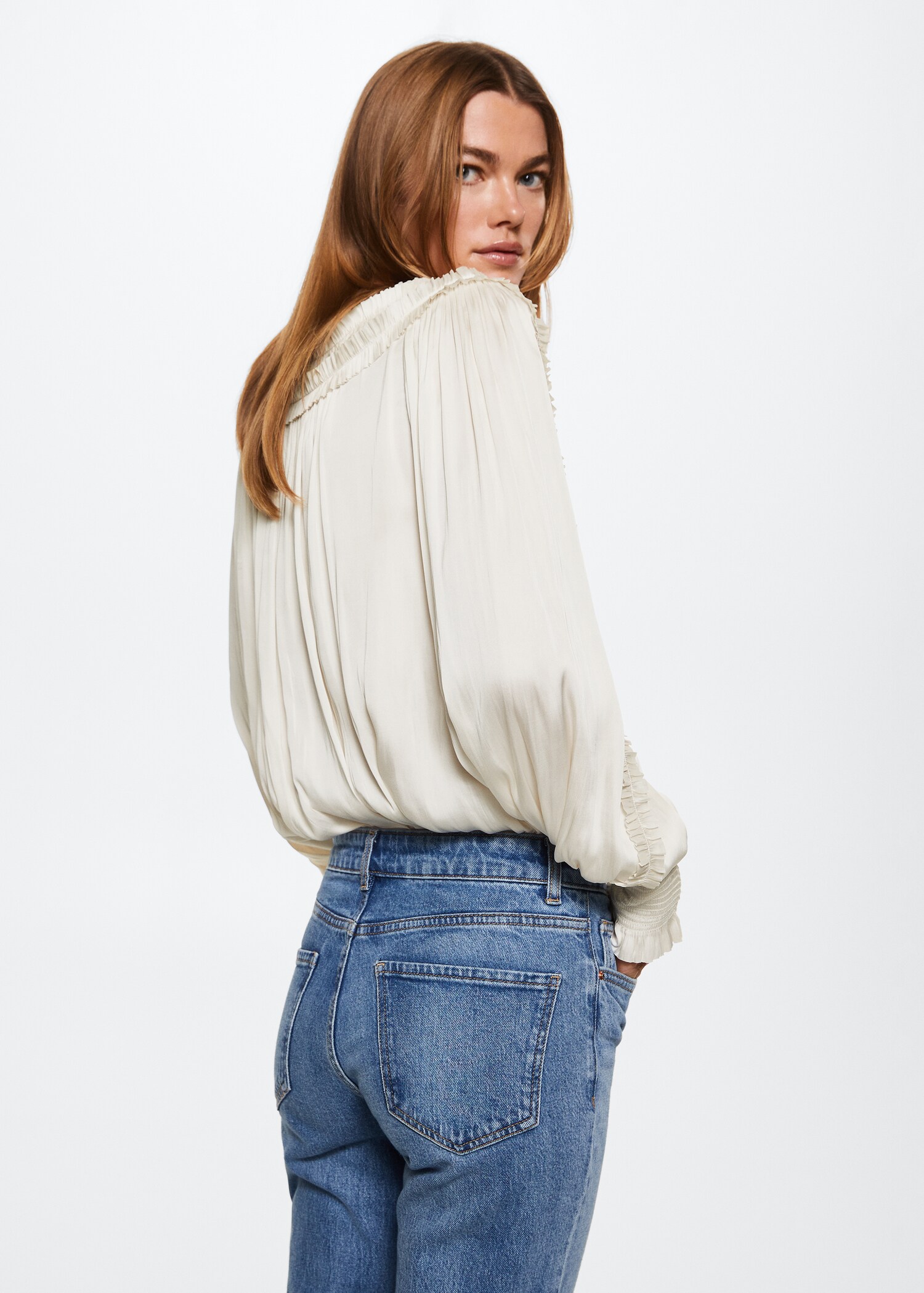 Blusa satinada volantes - Reverso del artículo
