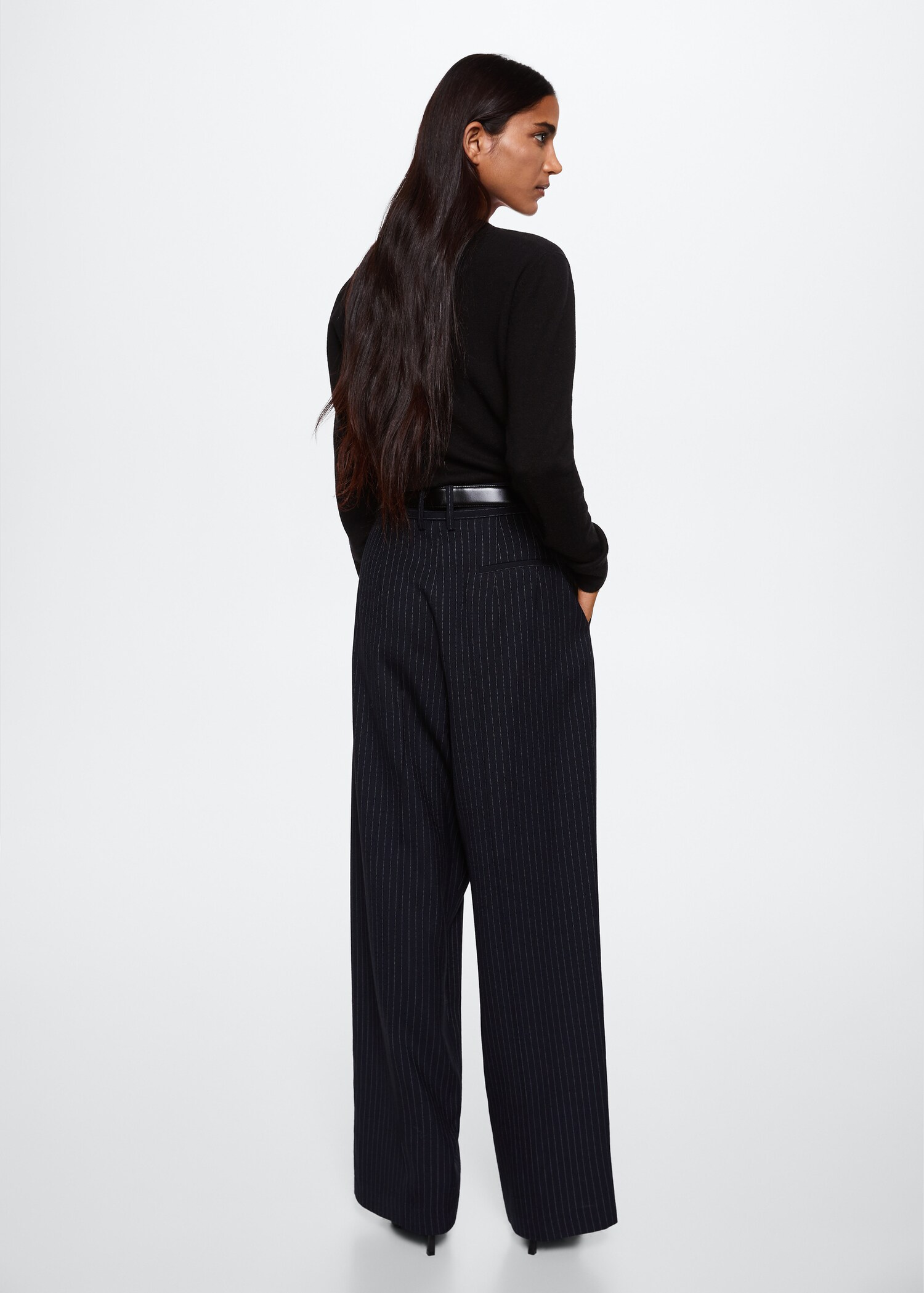 High collar wool sweater - Reverse of the article