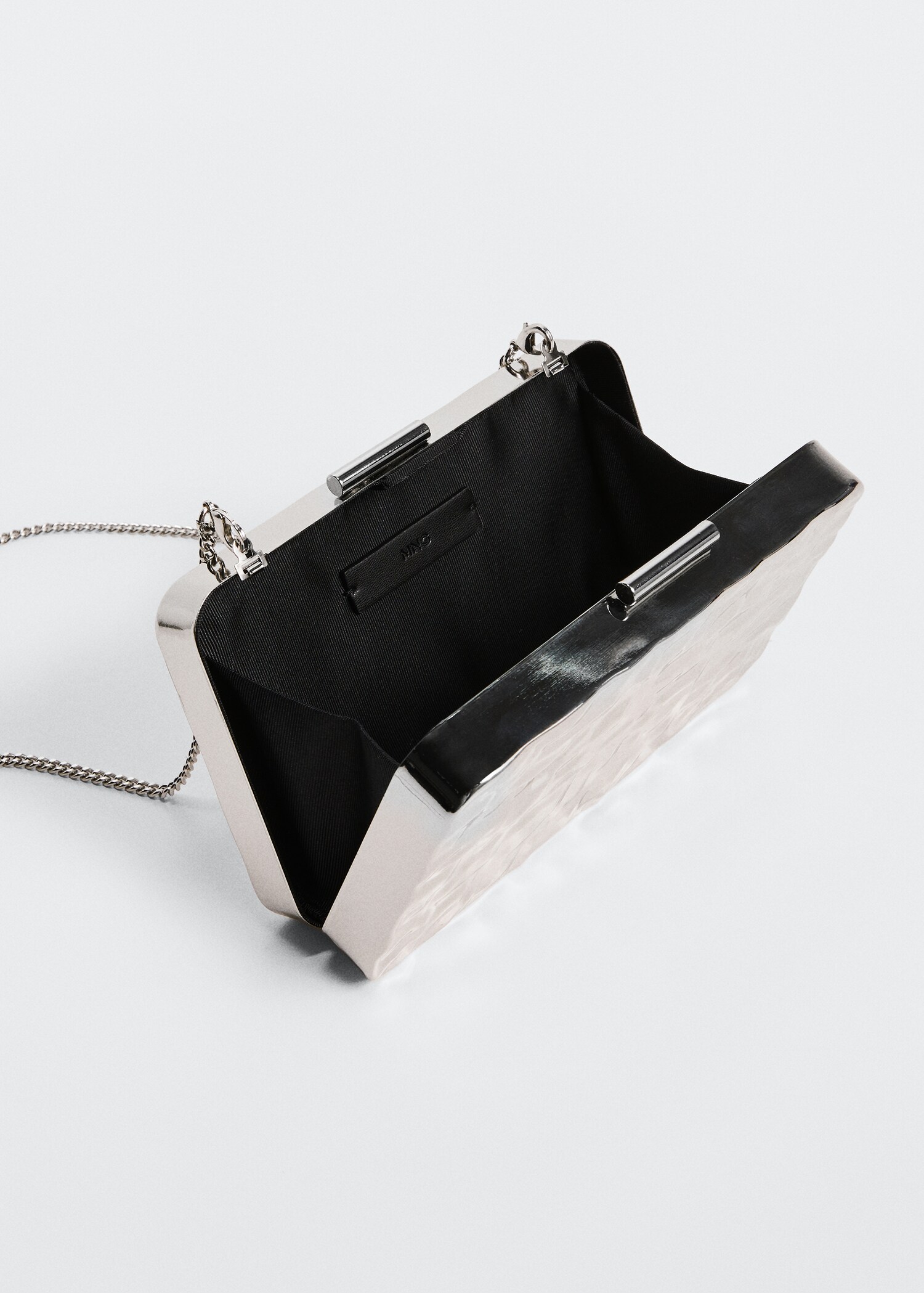 Metallic clutch bag - Details of the article 1