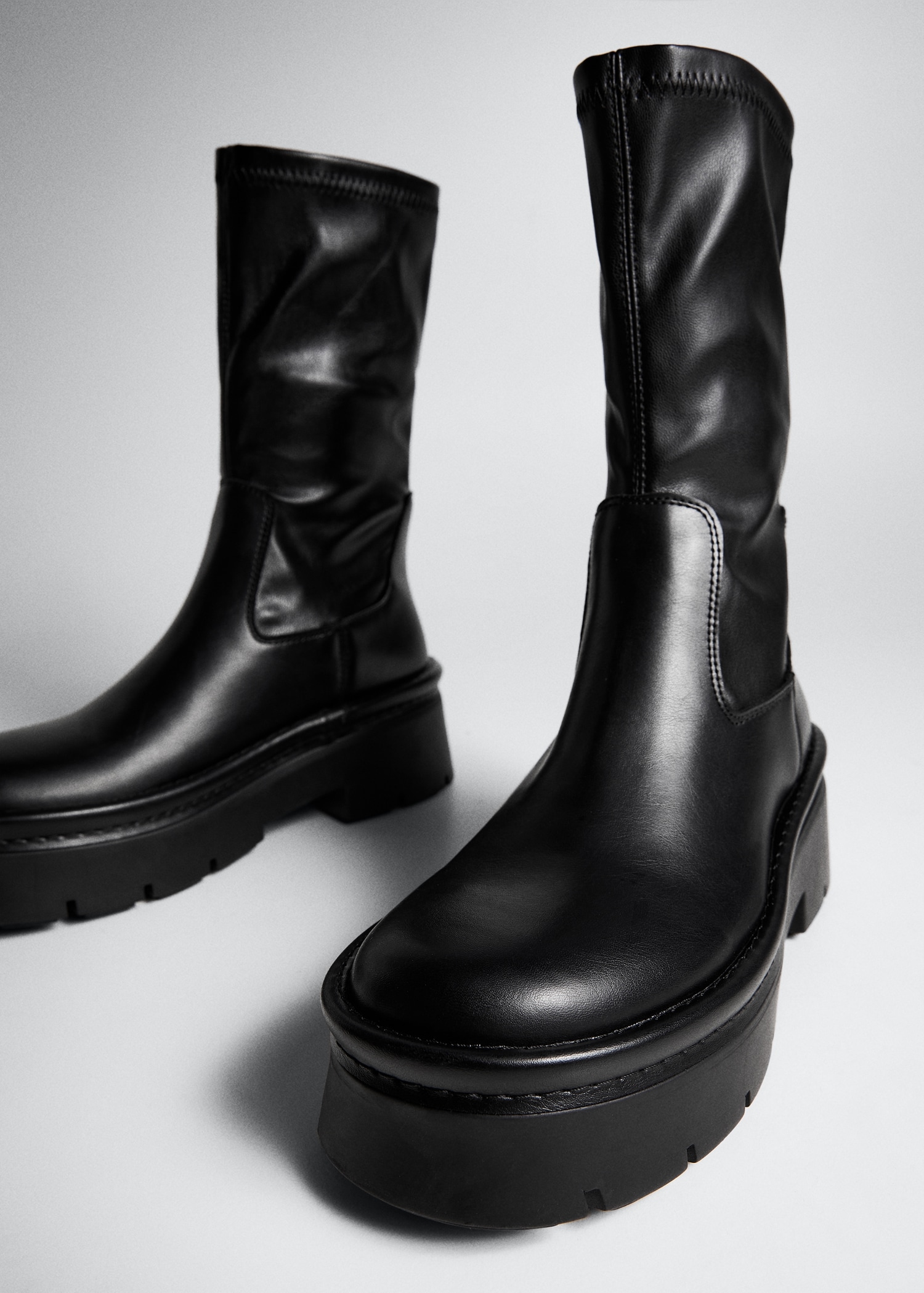 Boots Botas Suela Track Track Stradivarius Botas Suela Track Mango