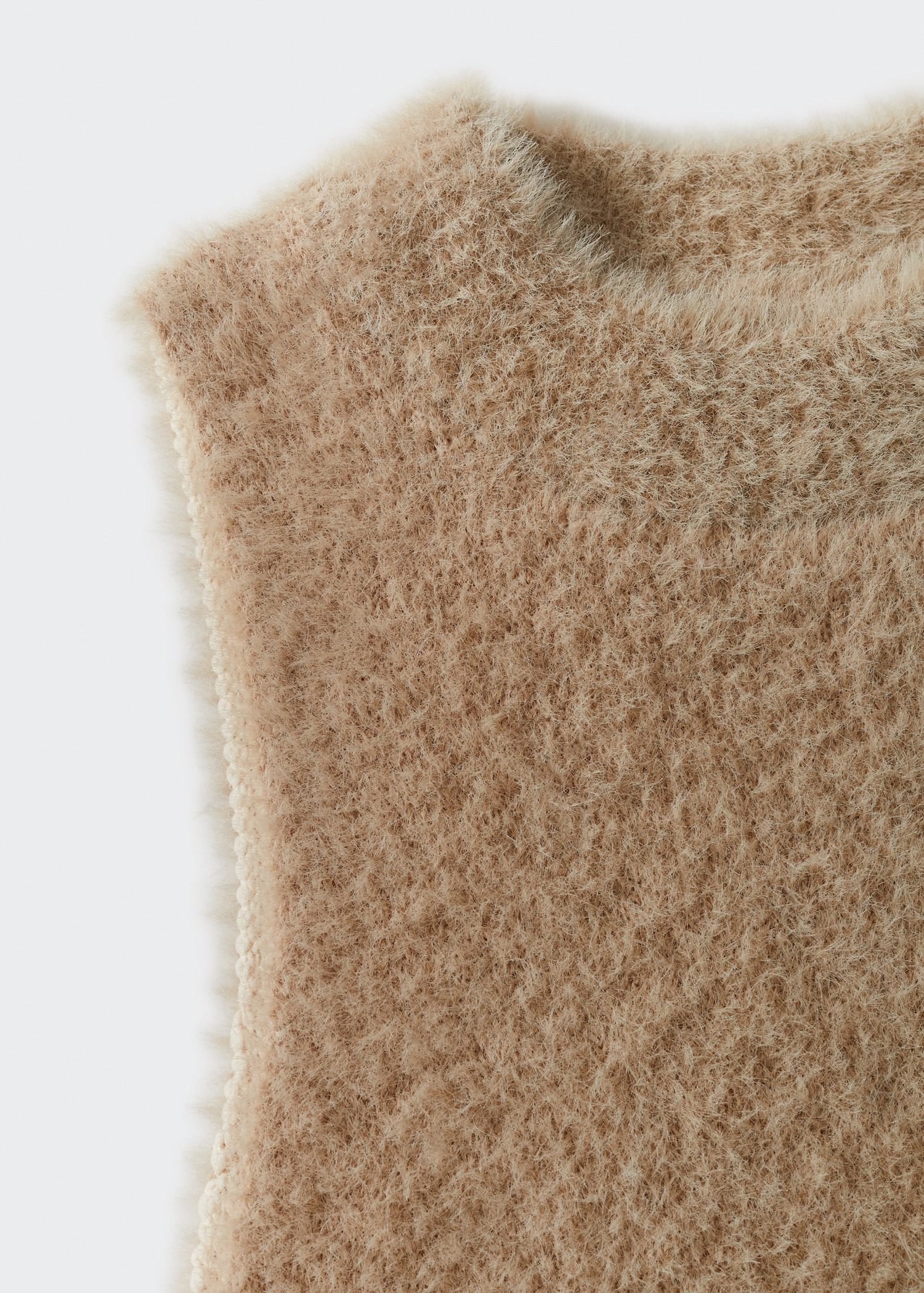 Soft-touch top - Details of the article 8