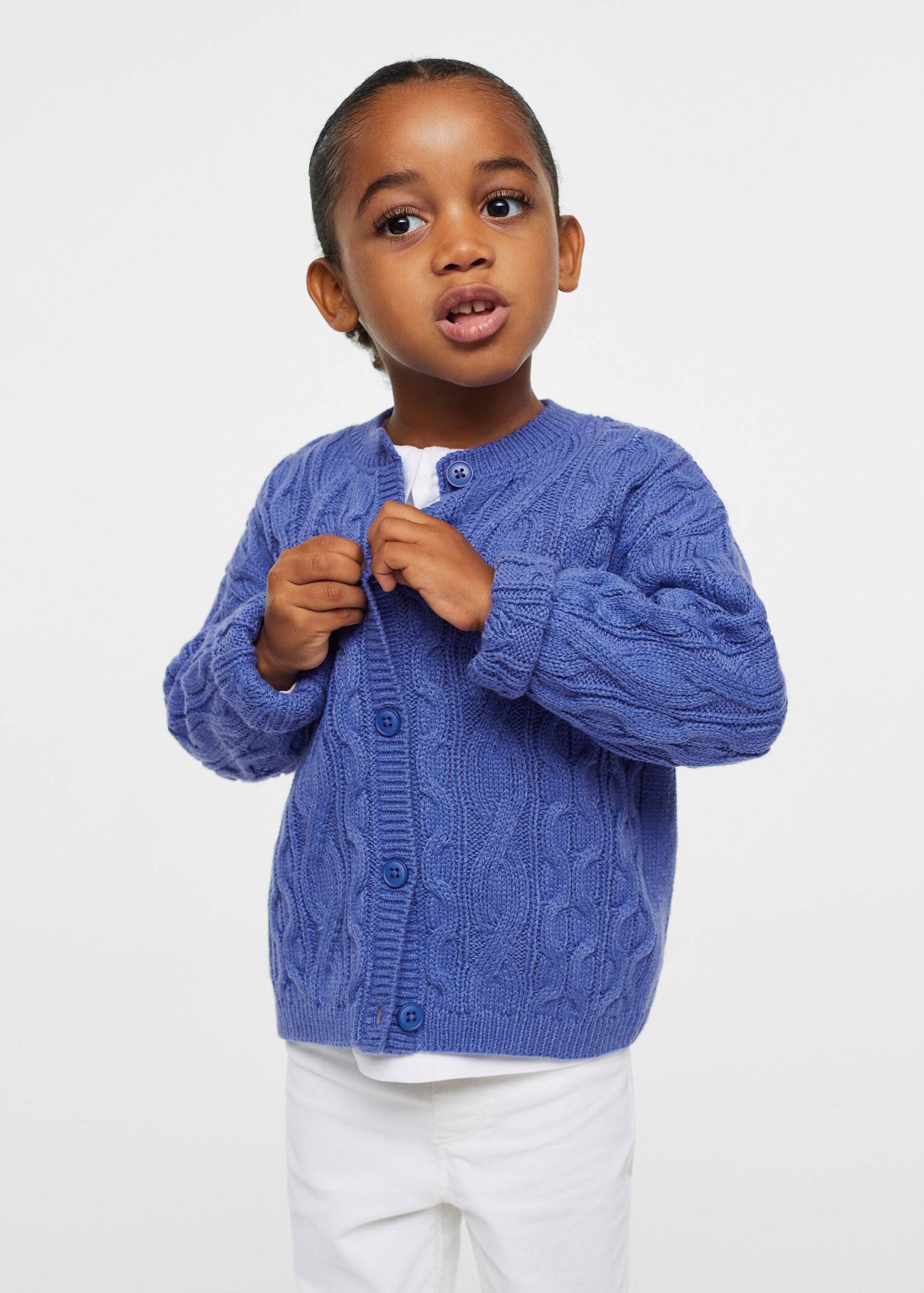 Knitted braided cardigan - Medium plane