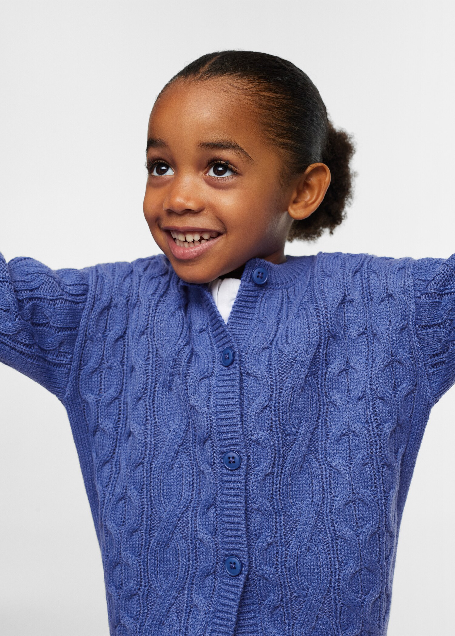 Knitted braided cardigan - Details of the article 1
