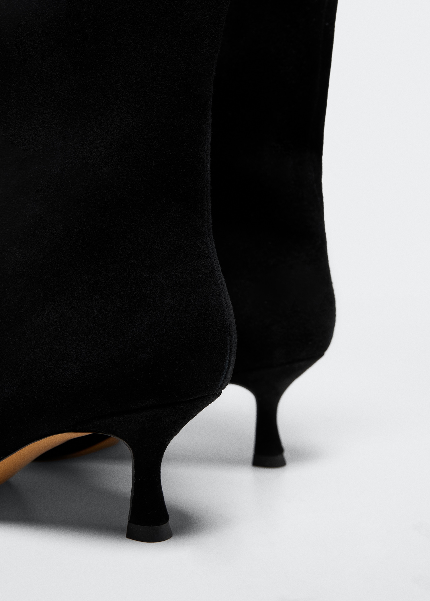 Heel leather ankle boot - Details of the article 1