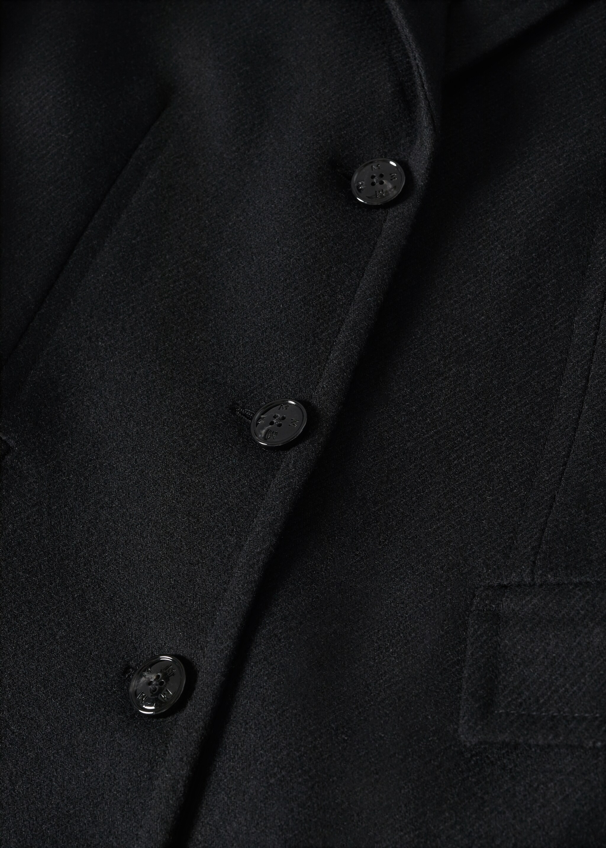 Fitted coat with buttons - Details of the article 8