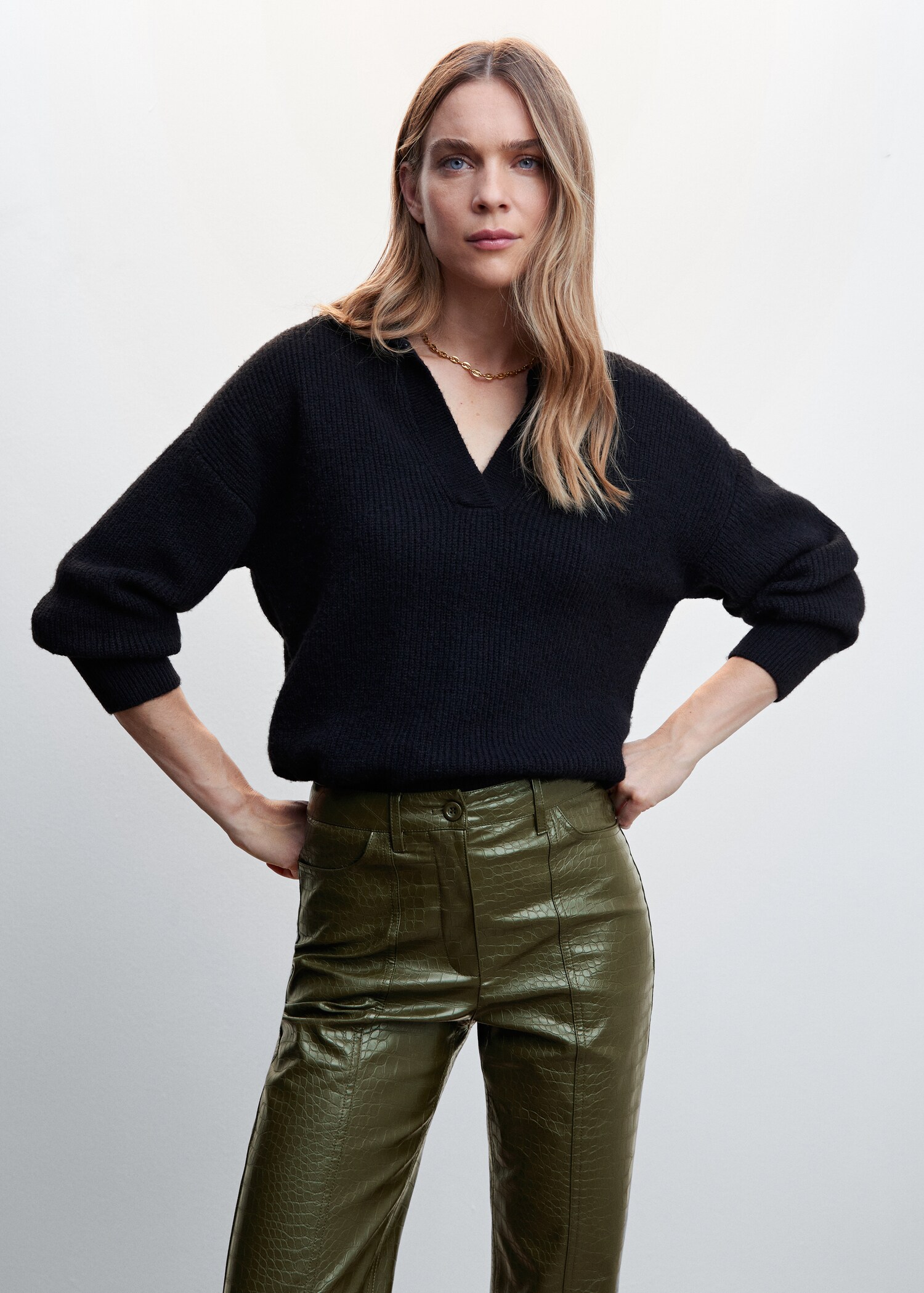 Crocodile faux-leather trousers - Details of the article 1