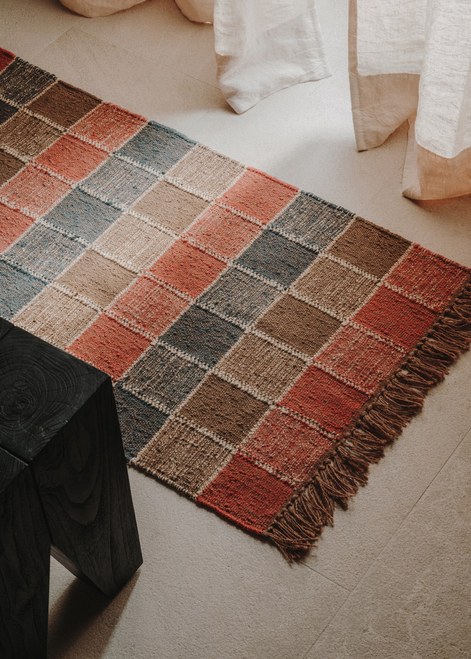 Karirani tepih s resama 60 x 120 cm - Detalji artikla 6