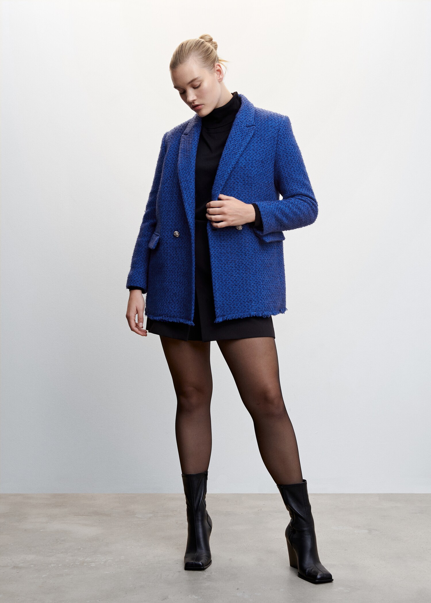 Tweed jacket with jewel buttons - Details of the article 3
