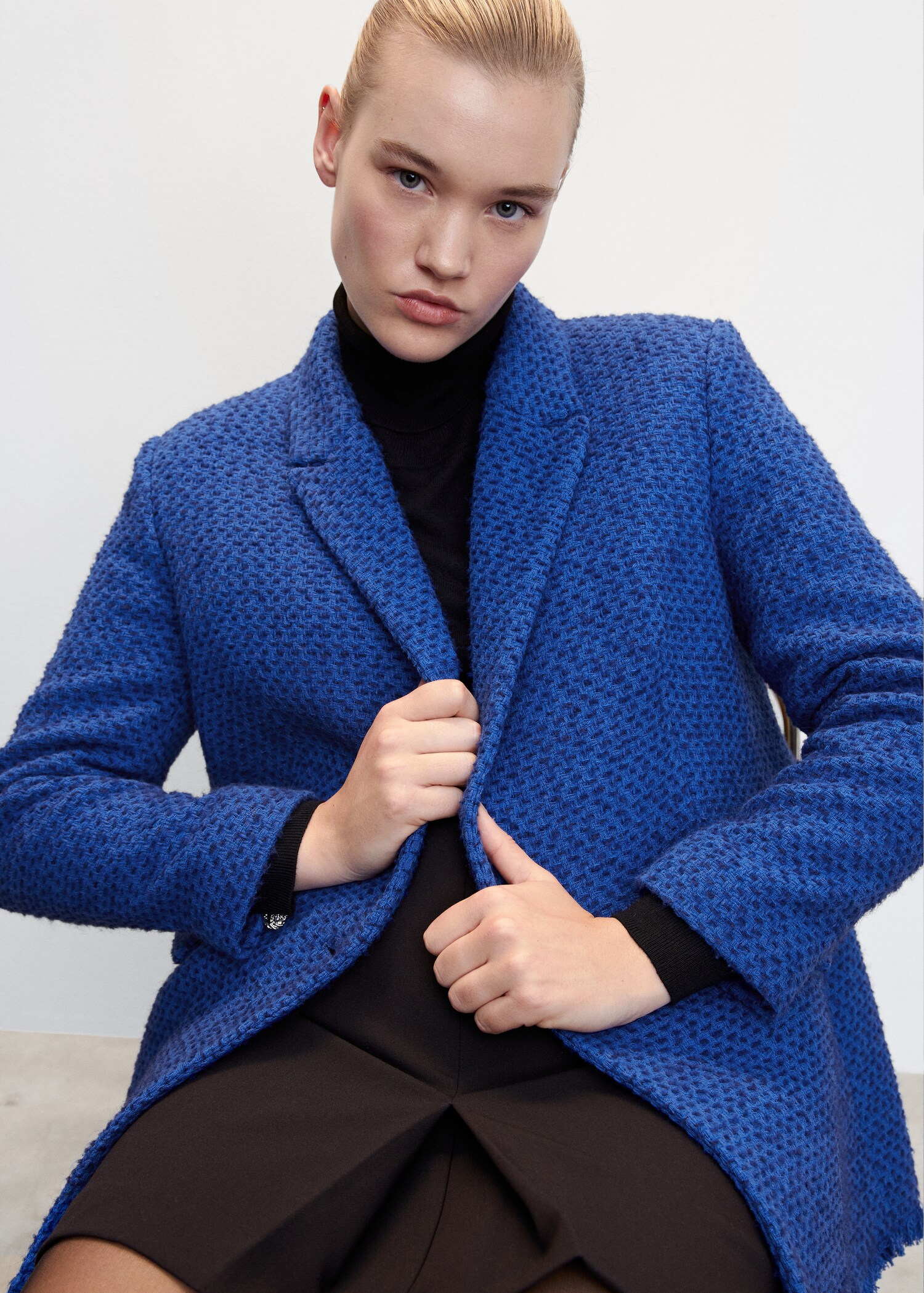 Tweed jacket with jewel buttons - Details of the article 4