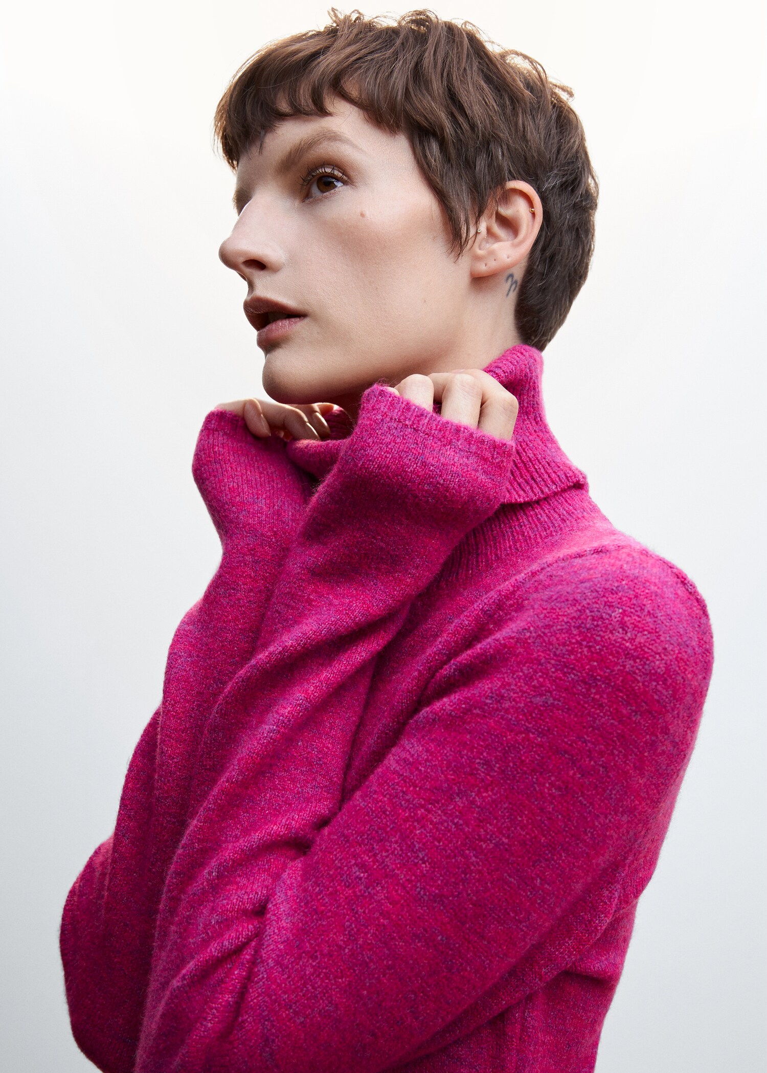Knitted turtleneck dress - Details of the article 4