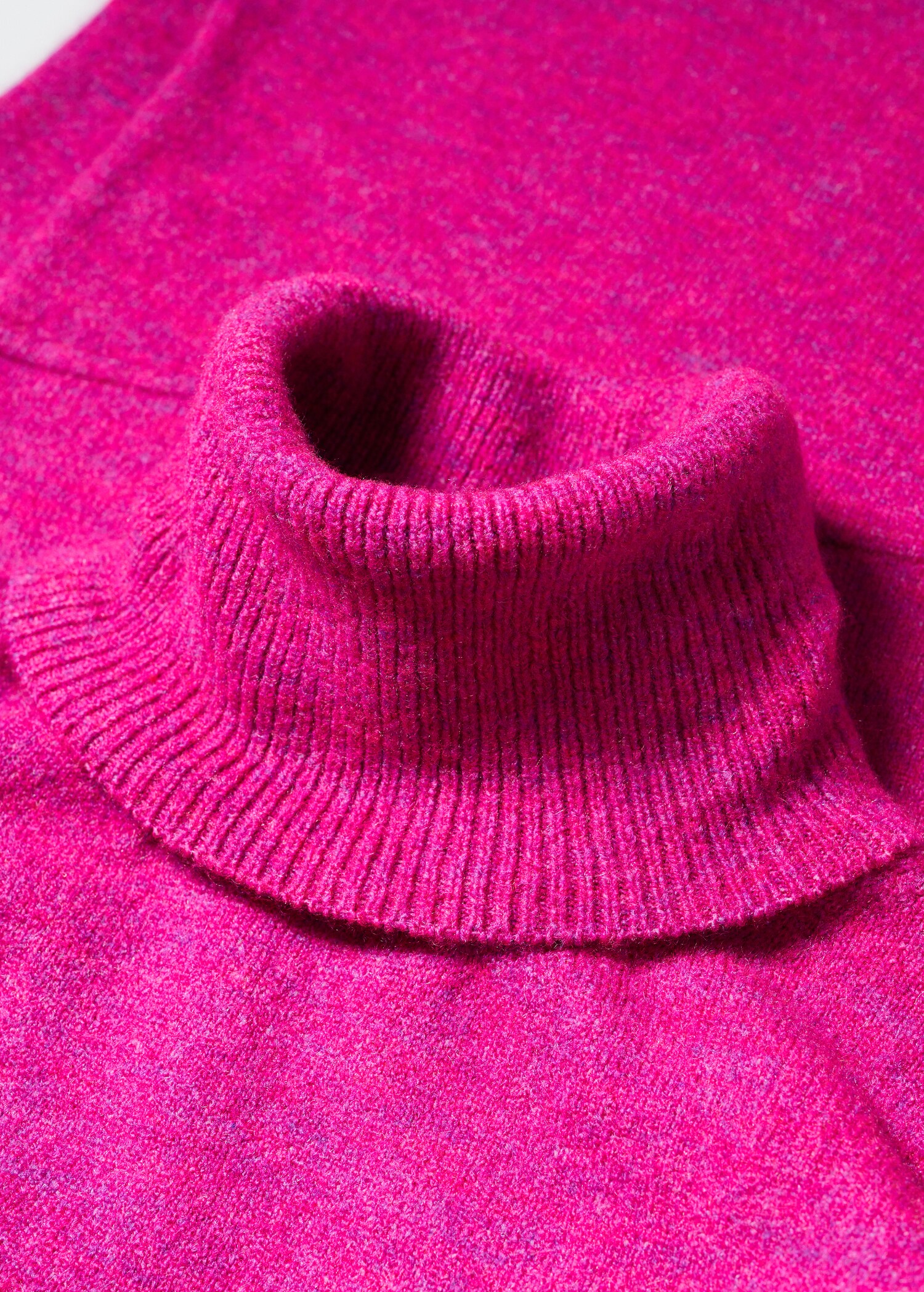 Knitted turtleneck dress - Details of the article 8