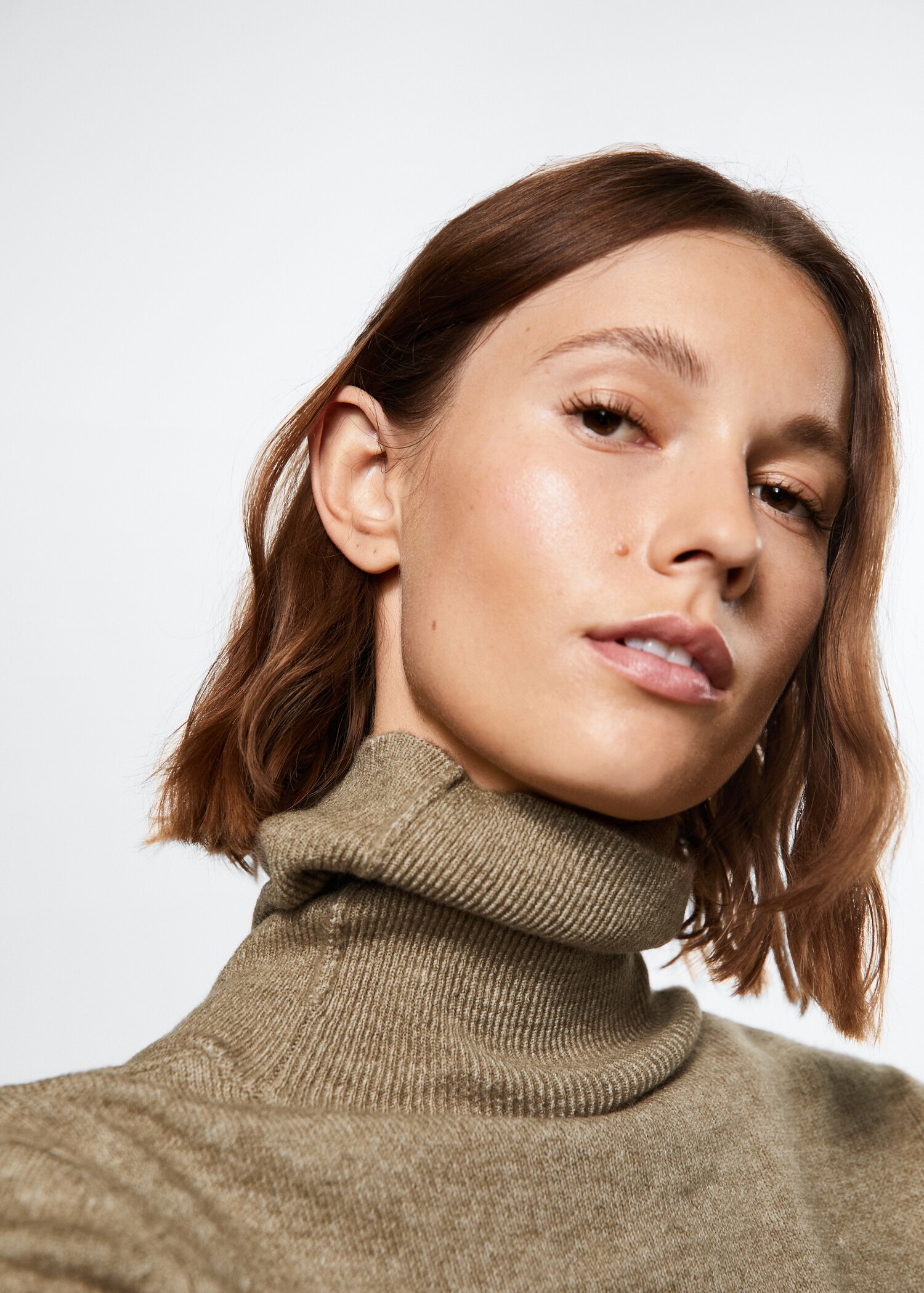 Knitted turtleneck dress - Details of the article 1