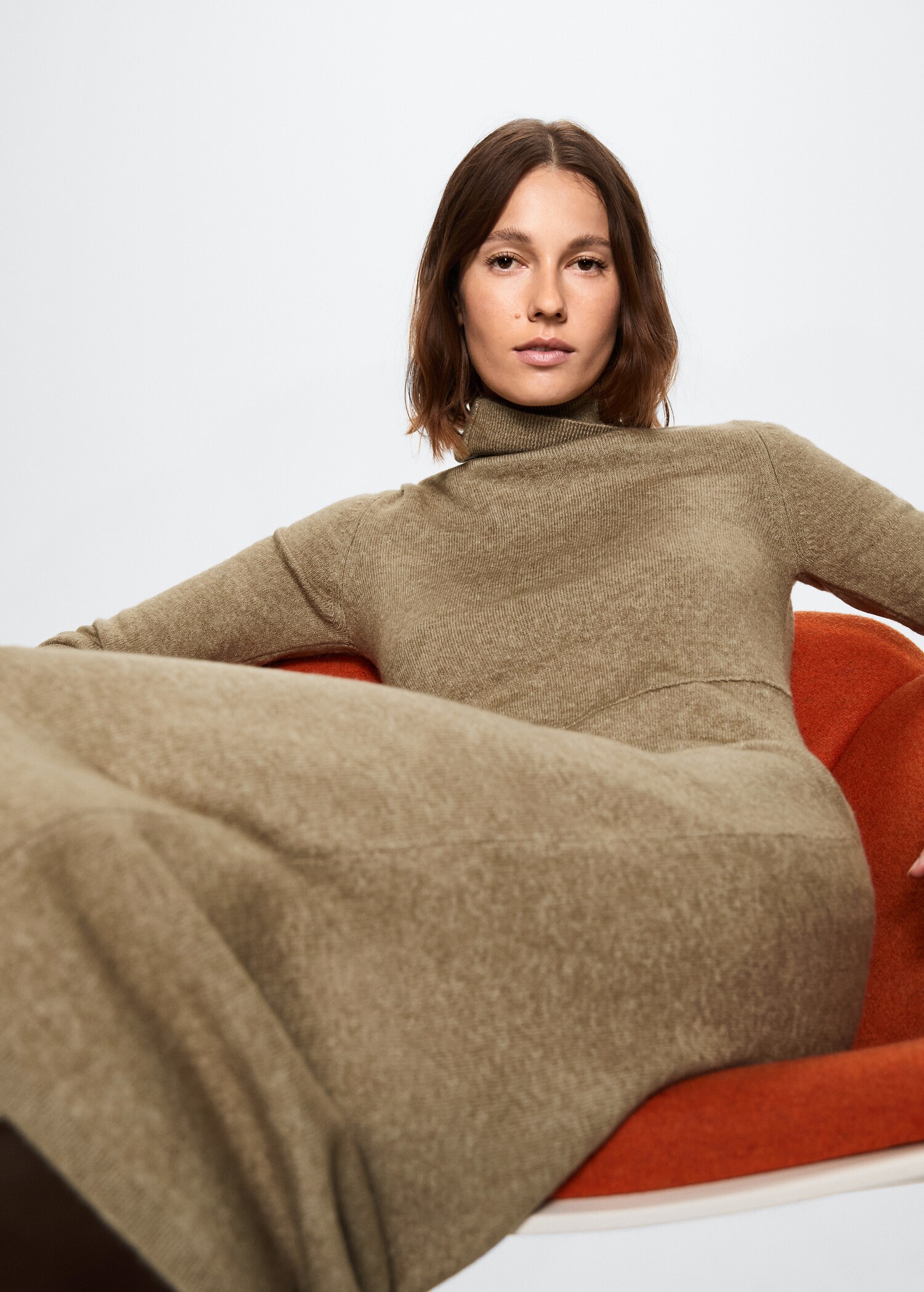 Knitted turtleneck dress - Details of the article 2