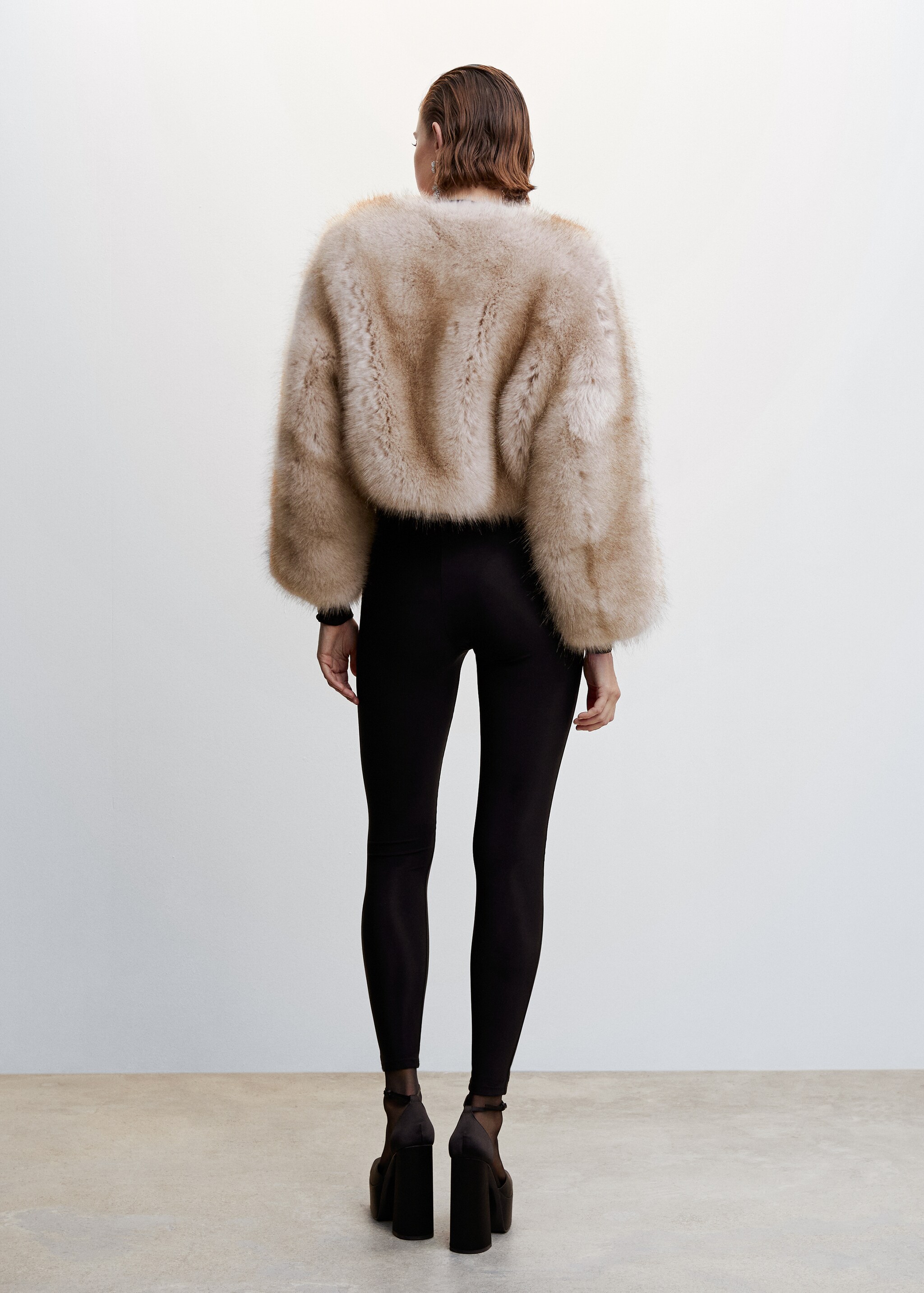 Fur-effect coat - Reverse of the article