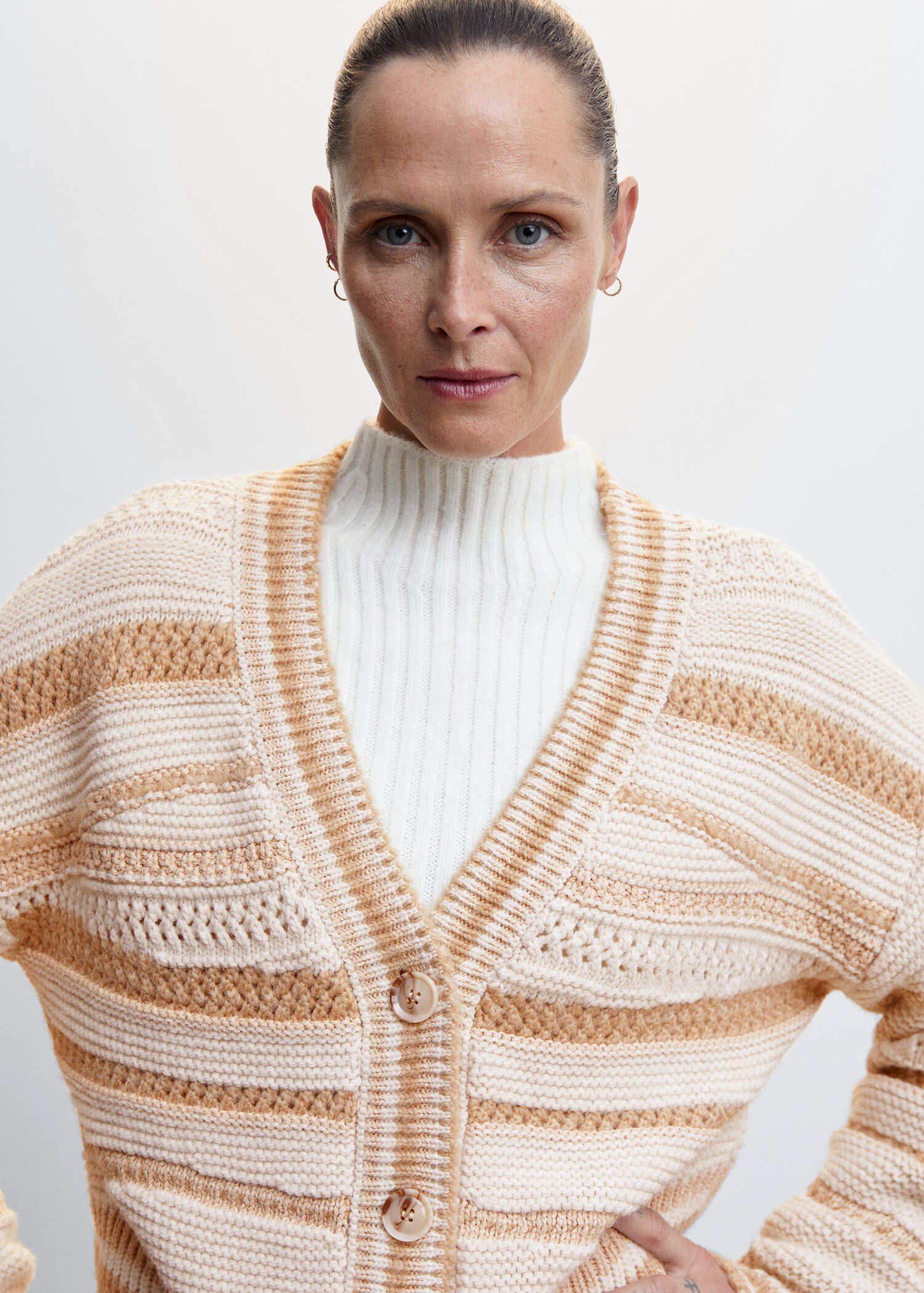 Cardigan de malha às riscas combinado - Pormenor do artigo 6