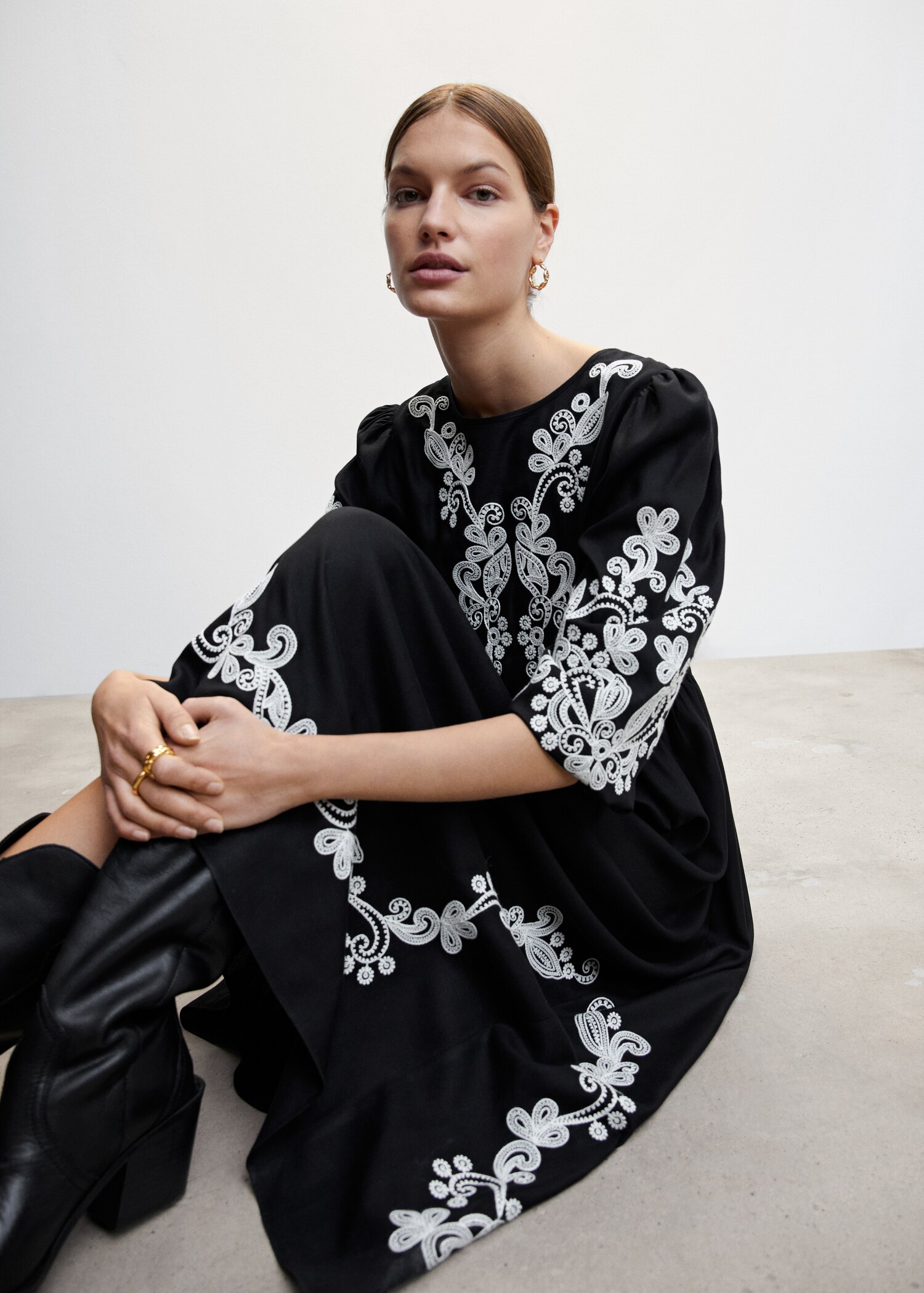 Ethnic embroidery dress - Details of the article 1