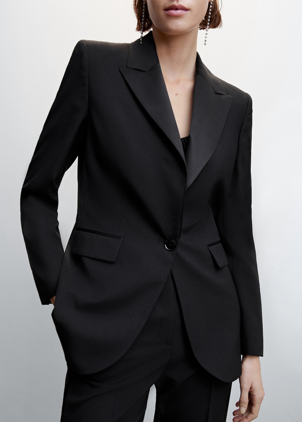 Satin lapels suit blazer