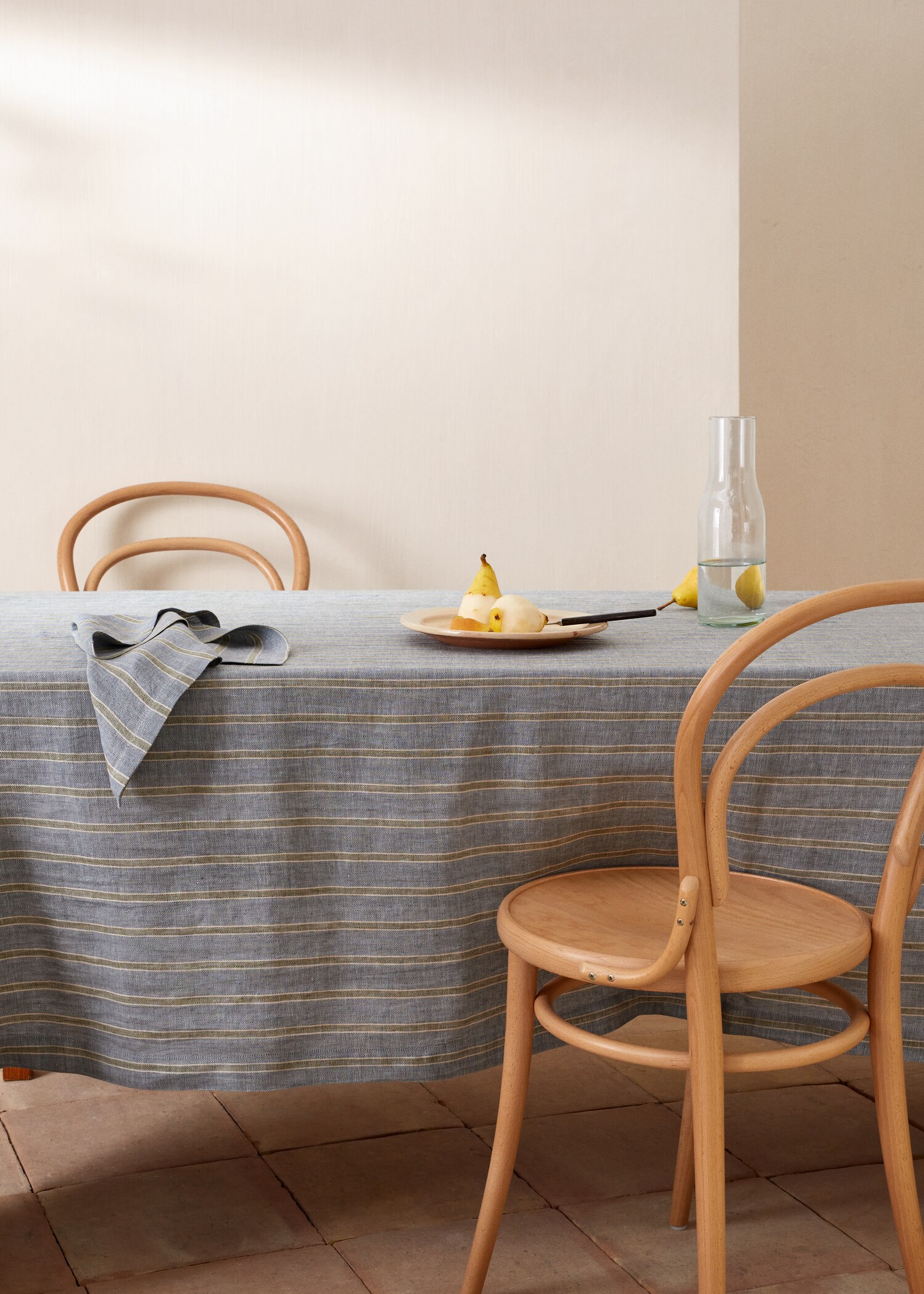 100% linen striped tablecloth 150x150cm - Details of the article 8