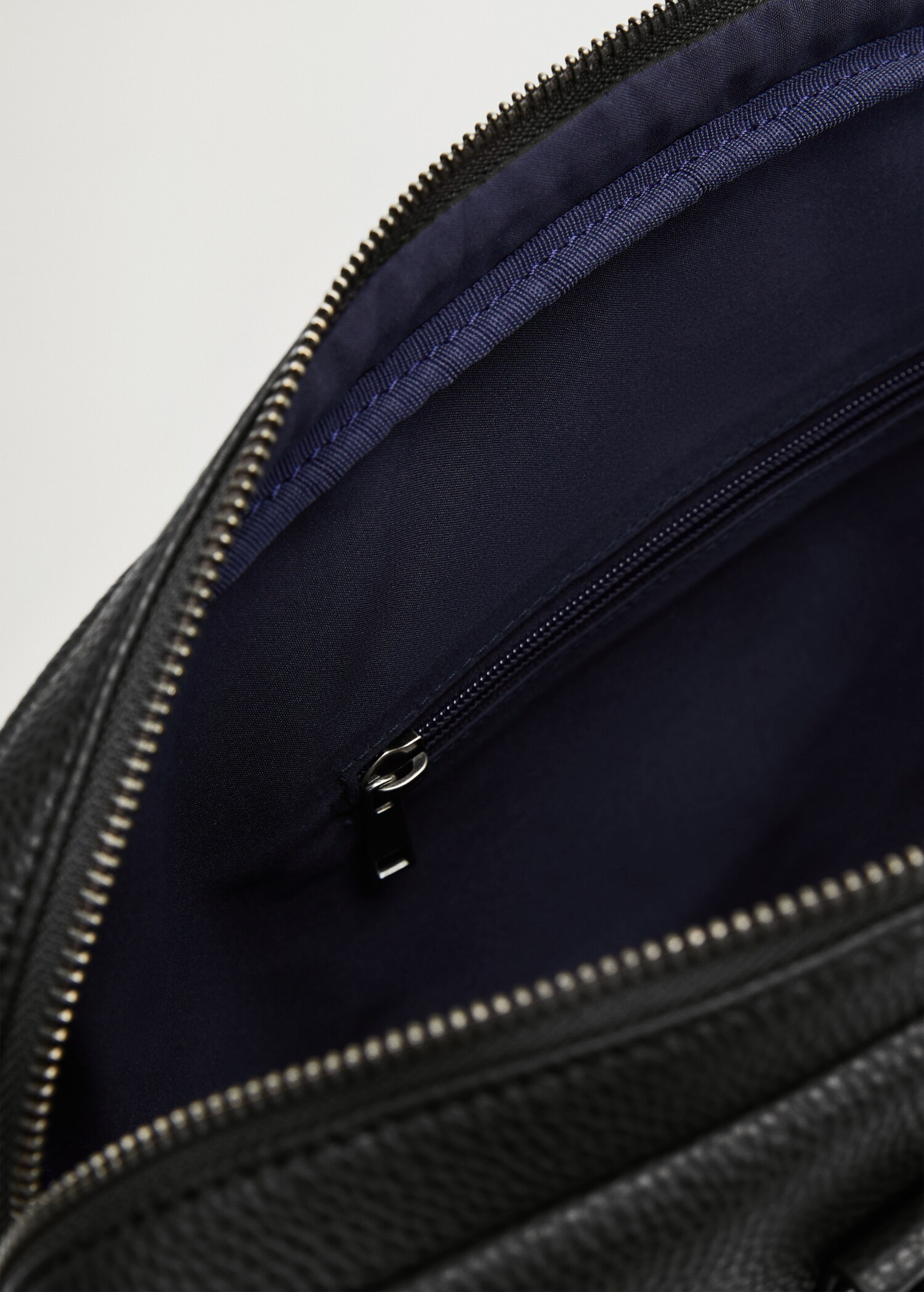 External pocket tote briefcase - Details of the article 2
