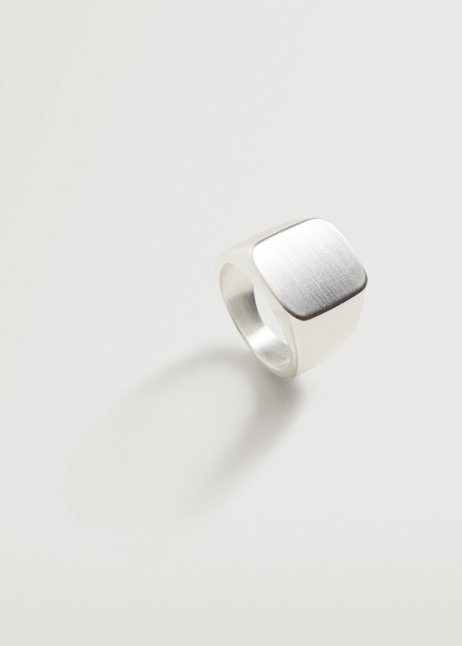 Versilberter Ring - Mittlere Ansicht