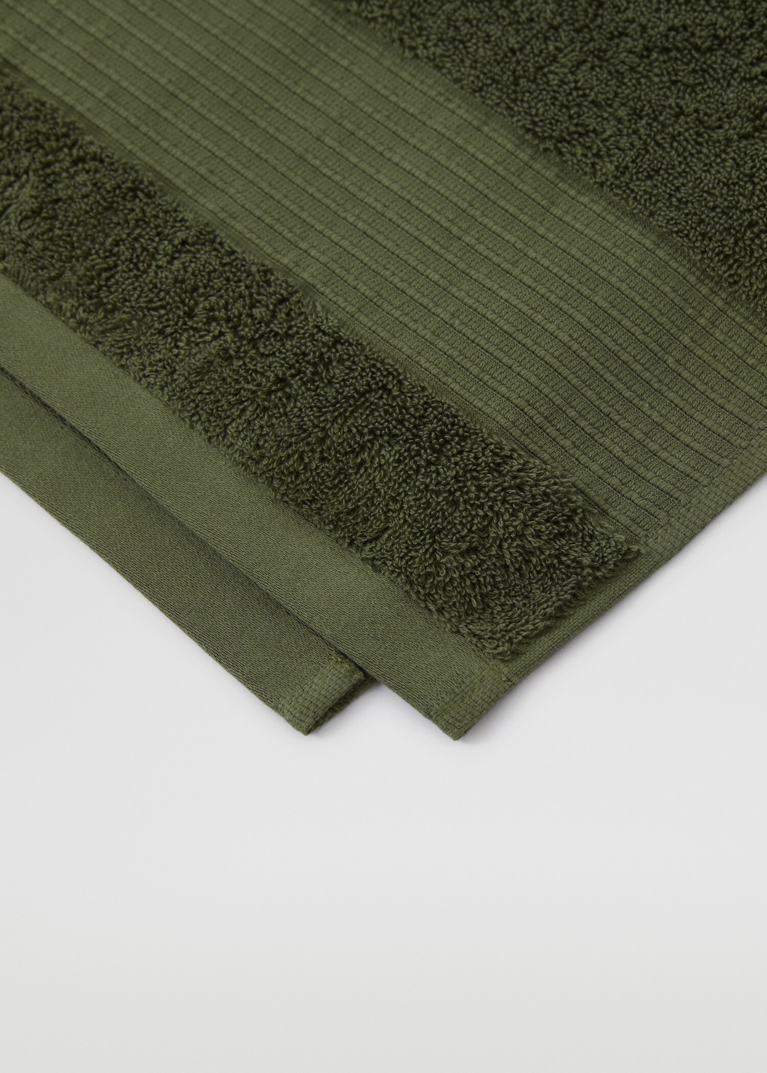 Basic quality bath towel 90x150cm - Details of the article 3